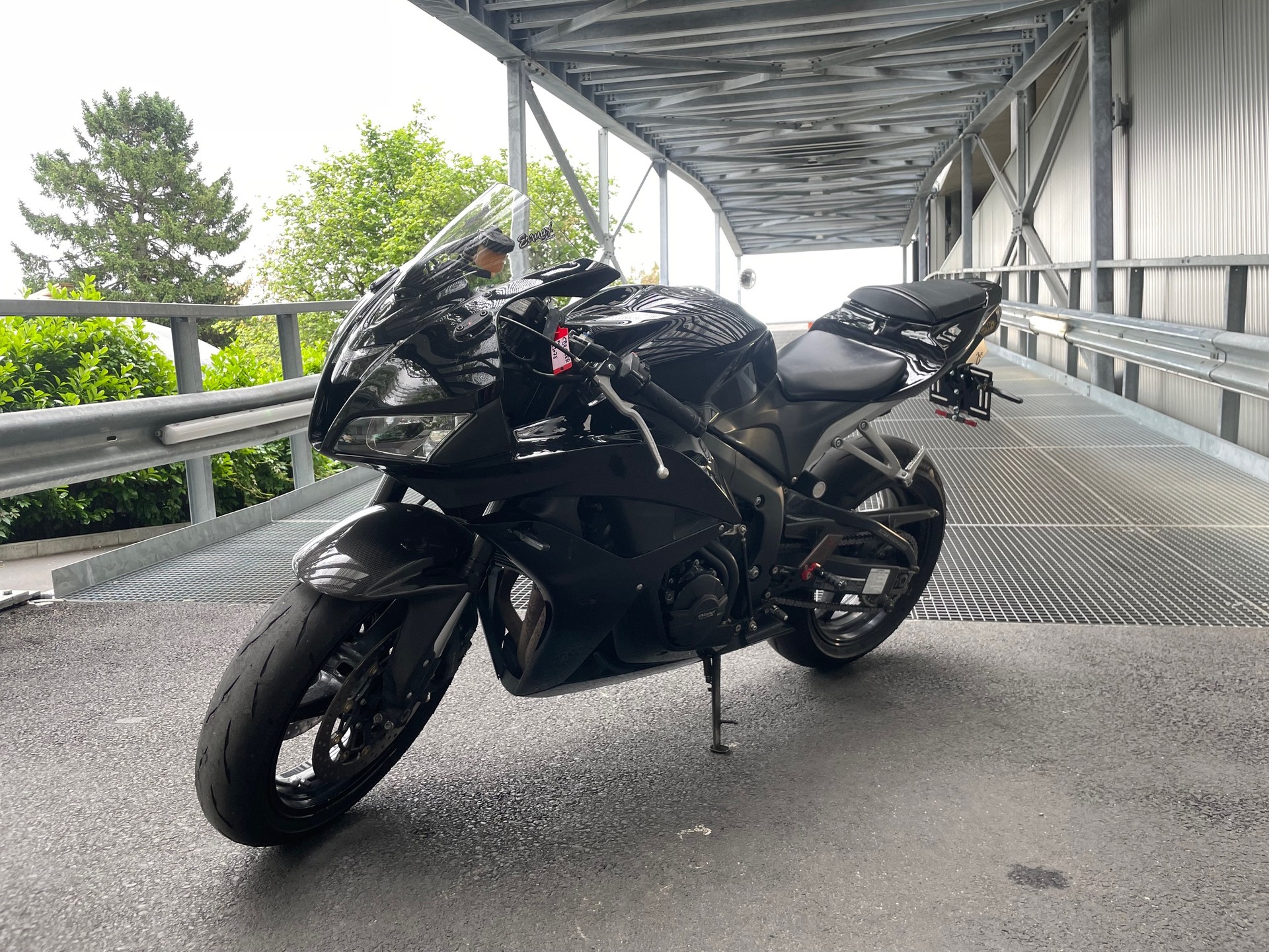 HONDA CBR 600 RR-showroom-element-2