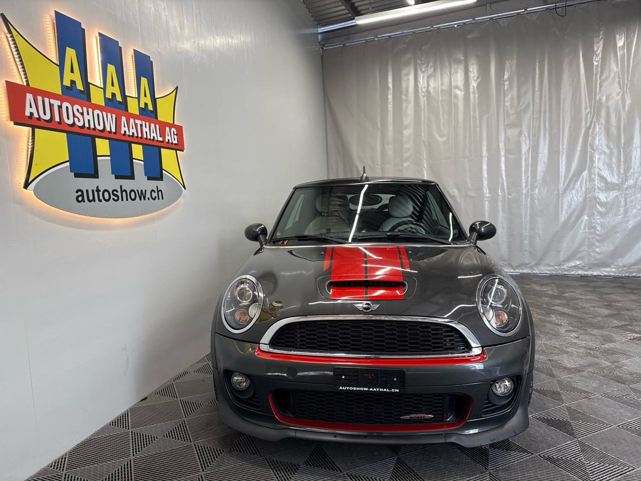 MINI Cooper John Cooper Works Cabriolet-image-7