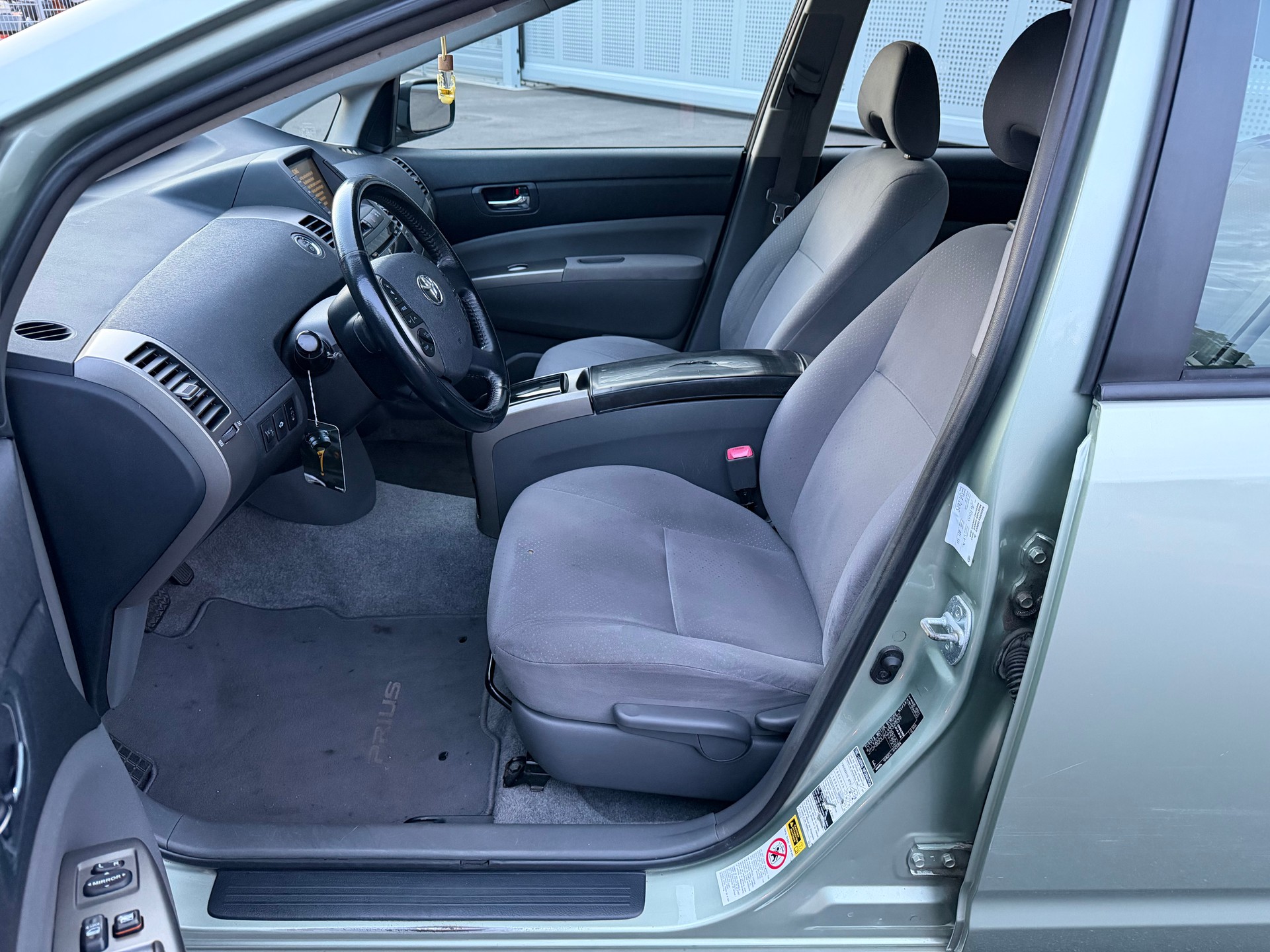 TOYOTA Prius 1.5 16V Hybrid-image-19