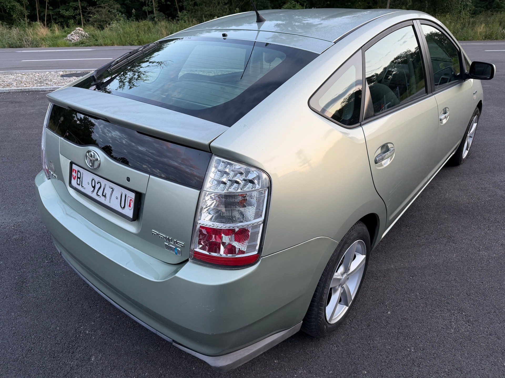 TOYOTA Prius 1.5 16V Hybrid-image-2