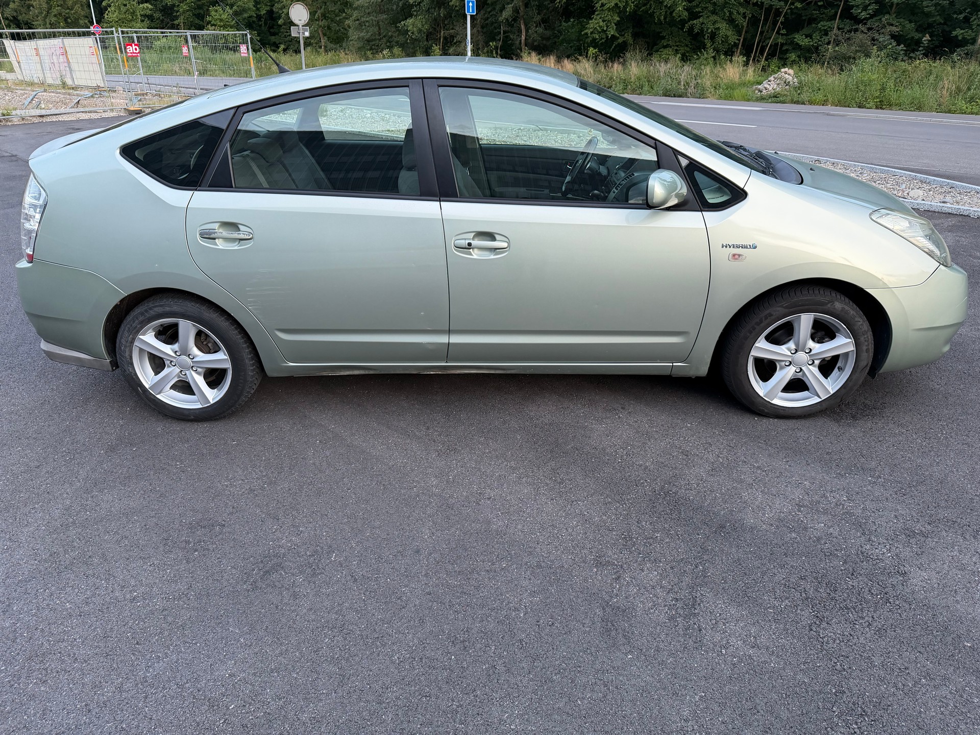 TOYOTA Prius 1.5 16V Hybrid-image-1