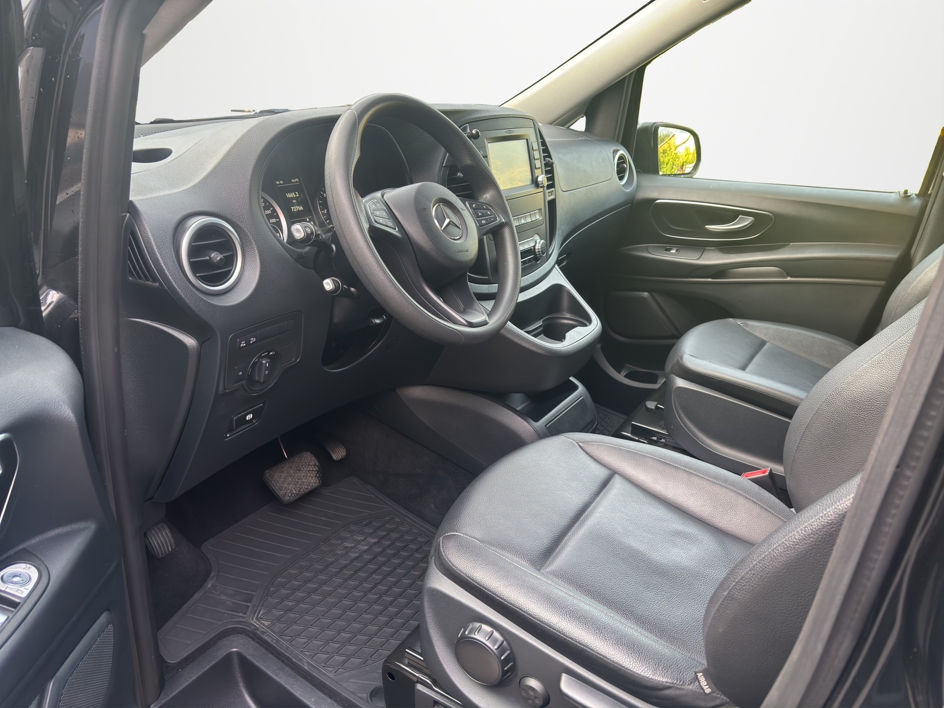MERCEDES-BENZ Vito 119 CDI Extralang Select Tourer 4M 9G-Tronic-image-8