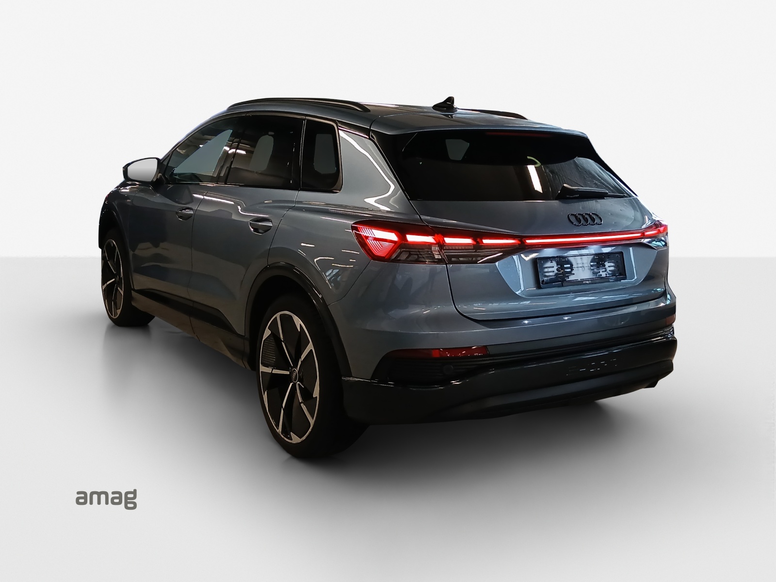 AUDI Q4 e-tron 50 quattro-image-3