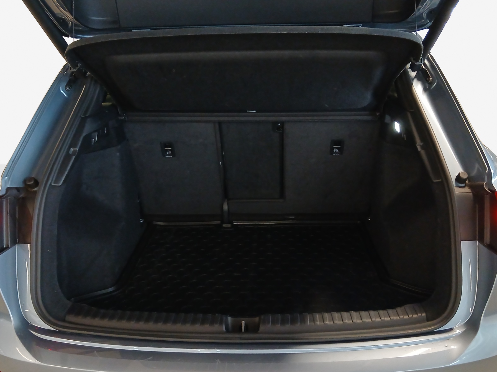 AUDI Q4 e-tron 50 quattro-image-13