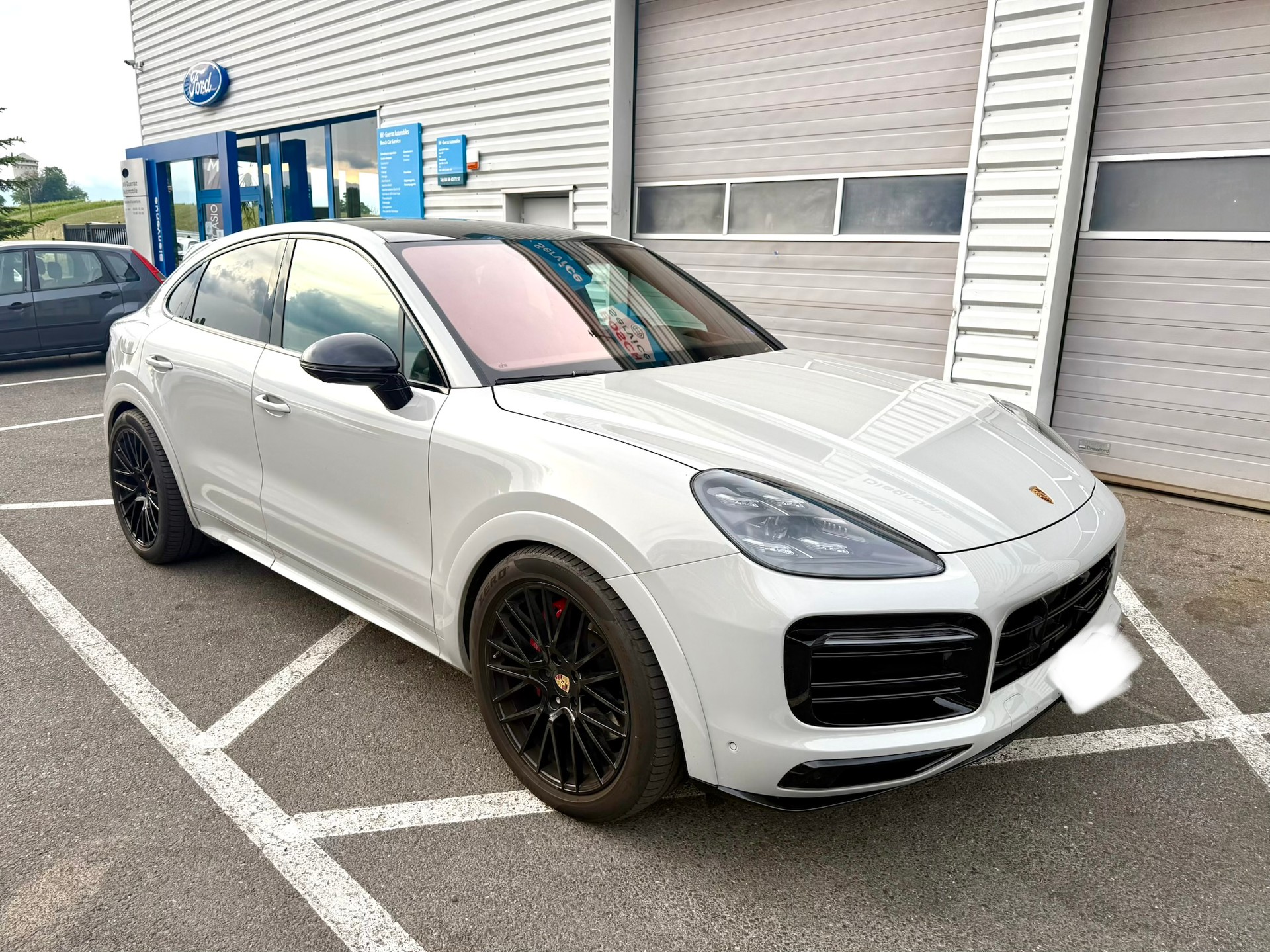 PORSCHE 4.0 V8 GTS-image-0