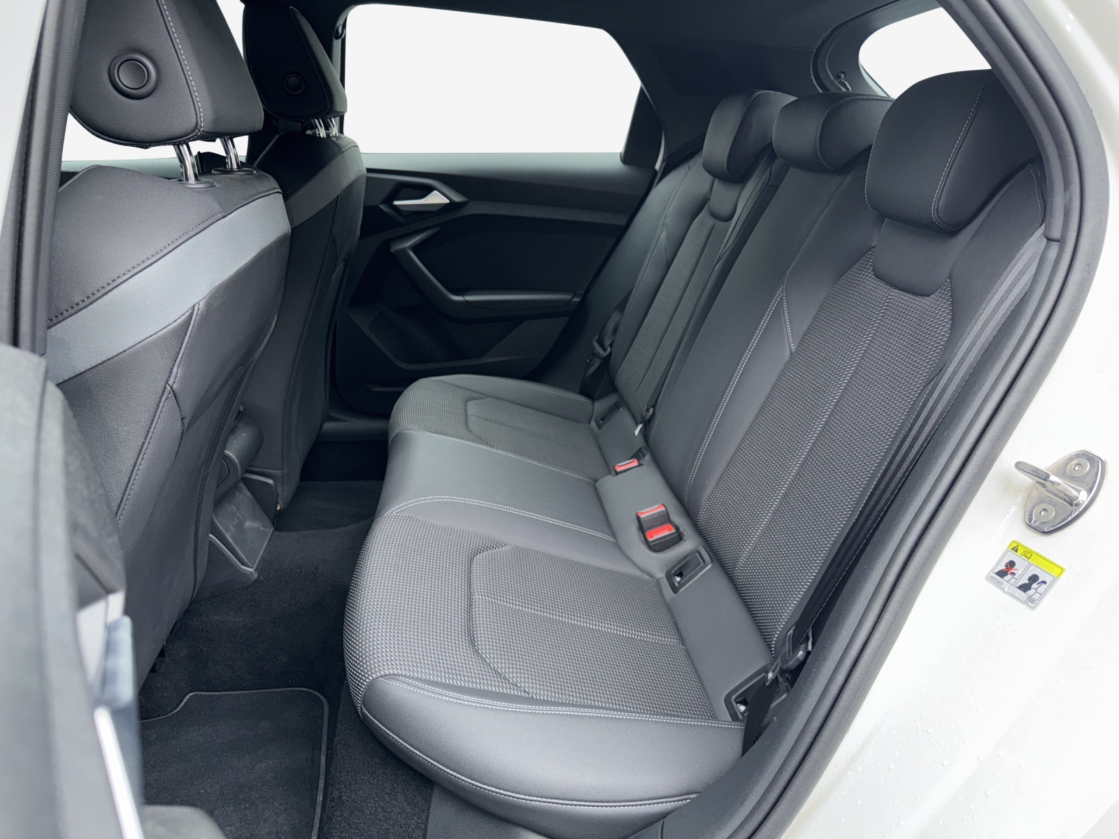 AUDI A1 Sportback 30 TFSI Attraction S-tronic-image-11