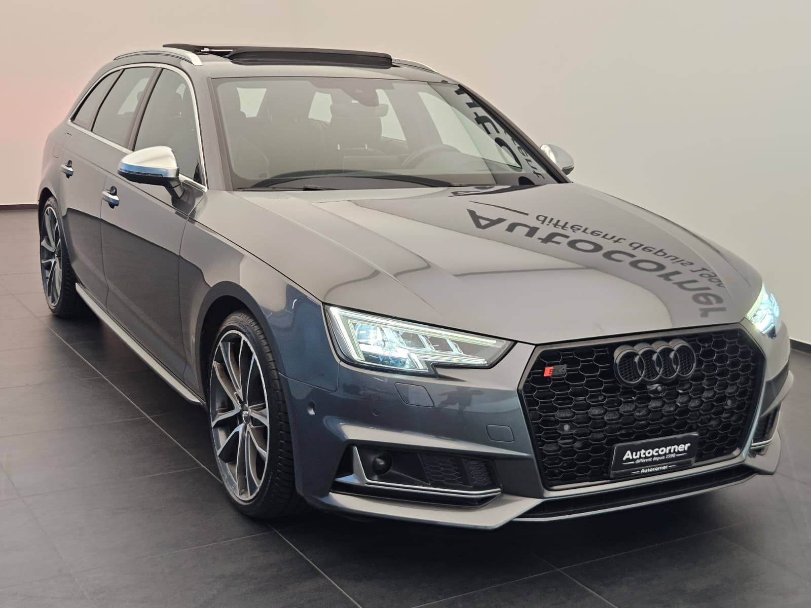 AUDI S4 Avant 3.0 TFSI quattro tiptronic-image-4