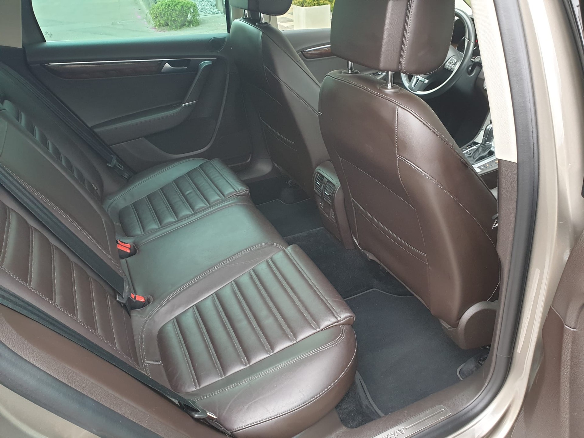 VW Passat Variant 2.0 TDI BMT Highline 4MDSG-image-6