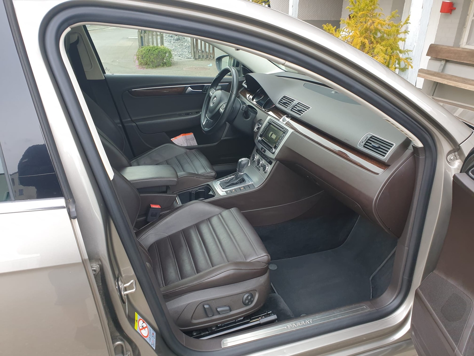 VW Passat Variant 2.0 TDI BMT Highline 4MDSG-image-5