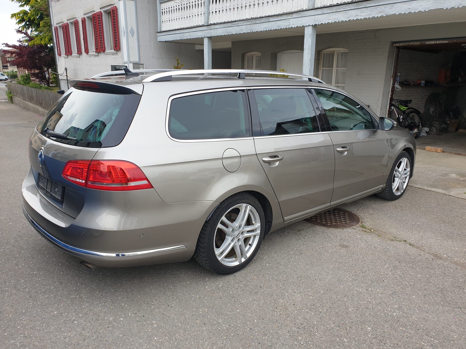 VW Passat Variant 2.0 TDI BMT Highline 4MDSG-image-3