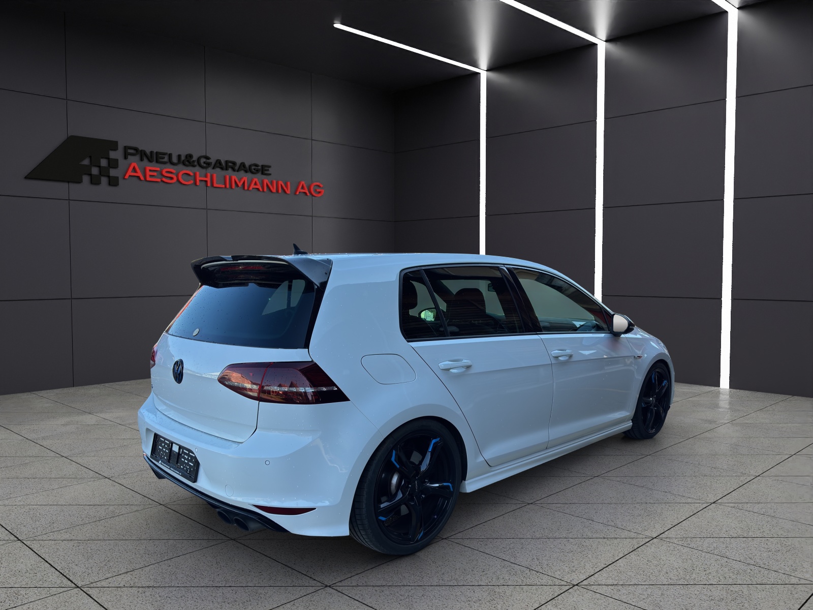 VW Golf 2.0 TSI R 4Motion DSG-image-8