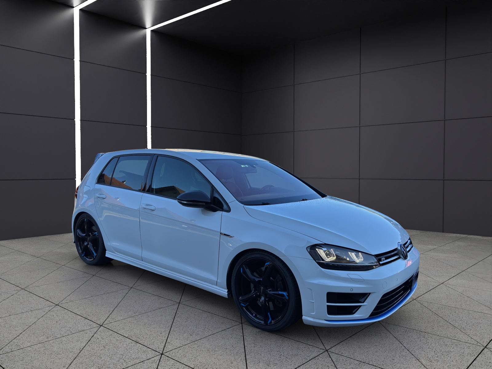 VW Golf 2.0 TSI R 4Motion DSG-image-10