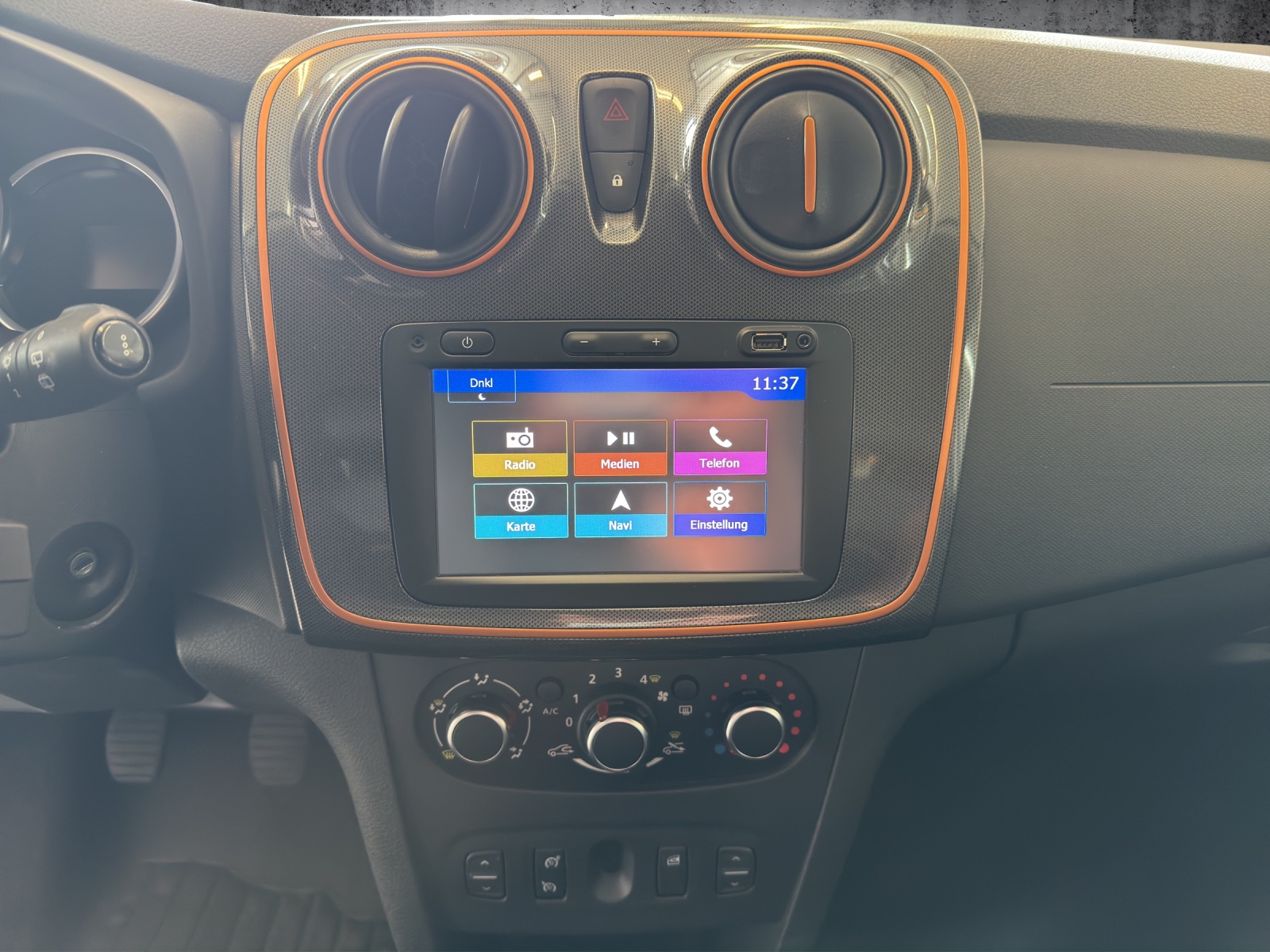 DACIA Logan MCV 0.9 Stepway Unlimited-image-19