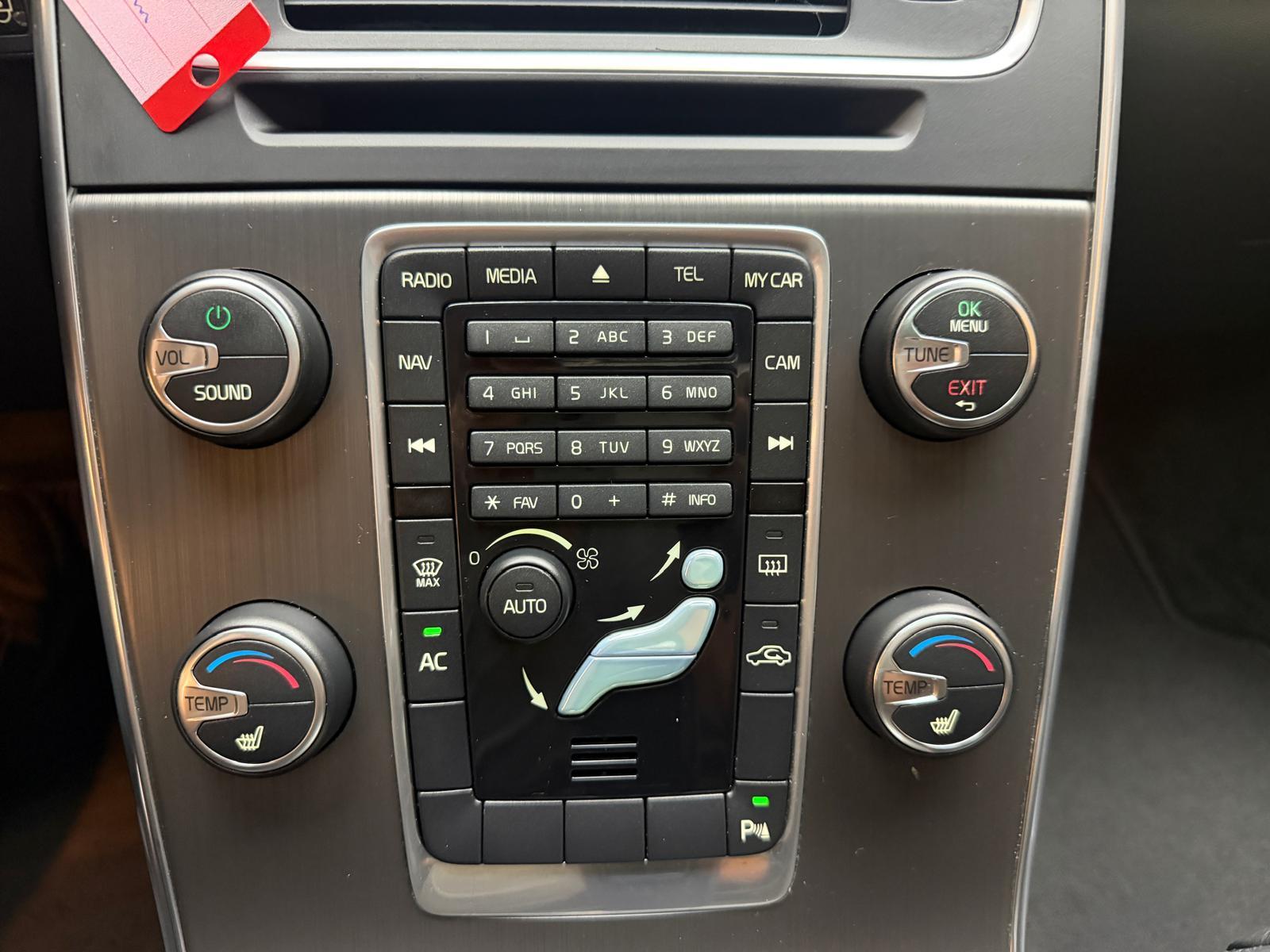 VOLVO V60 2.0 D3 Summum-image-25