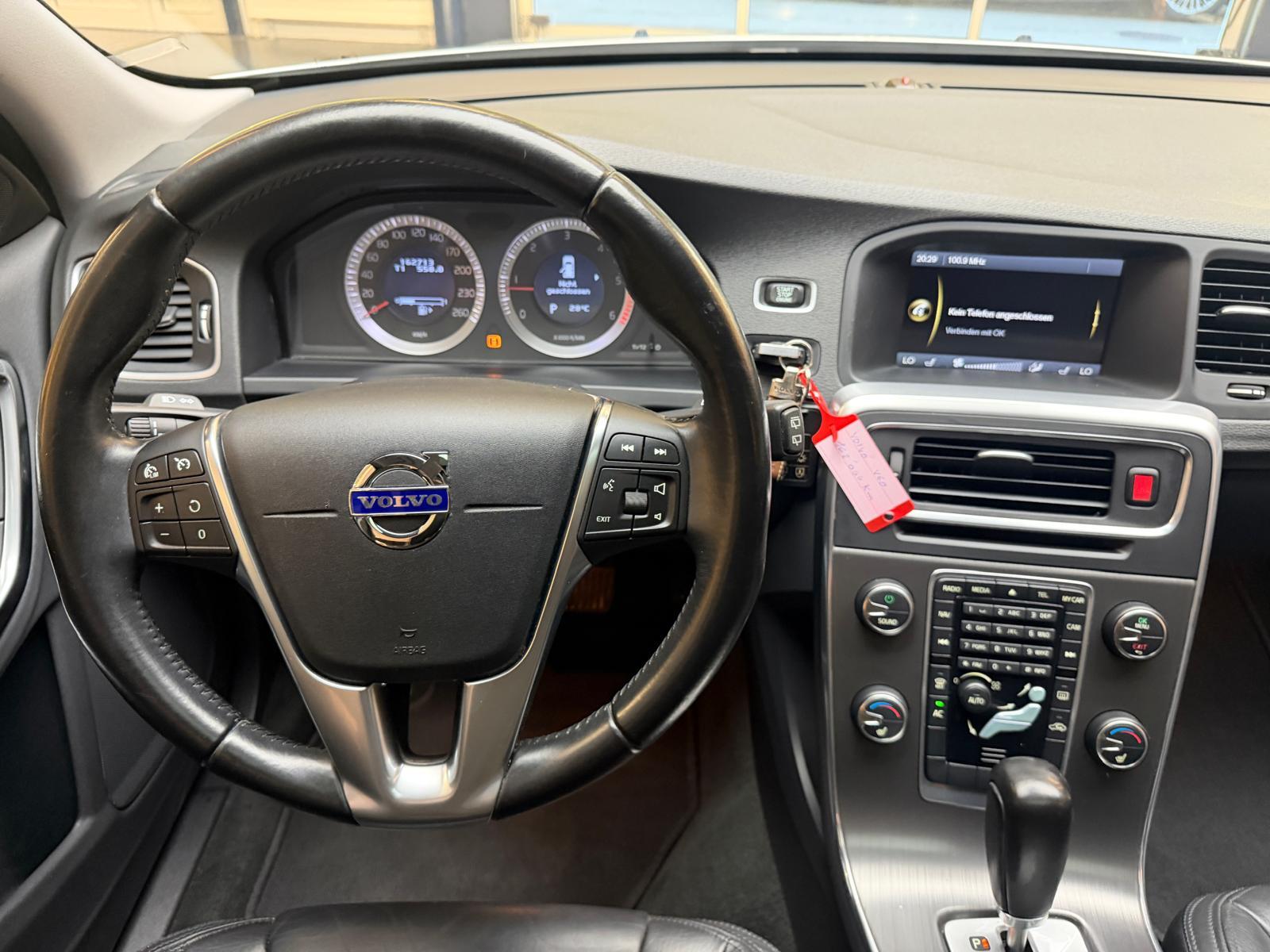 VOLVO V60 2.0 D3 Summum-image-13