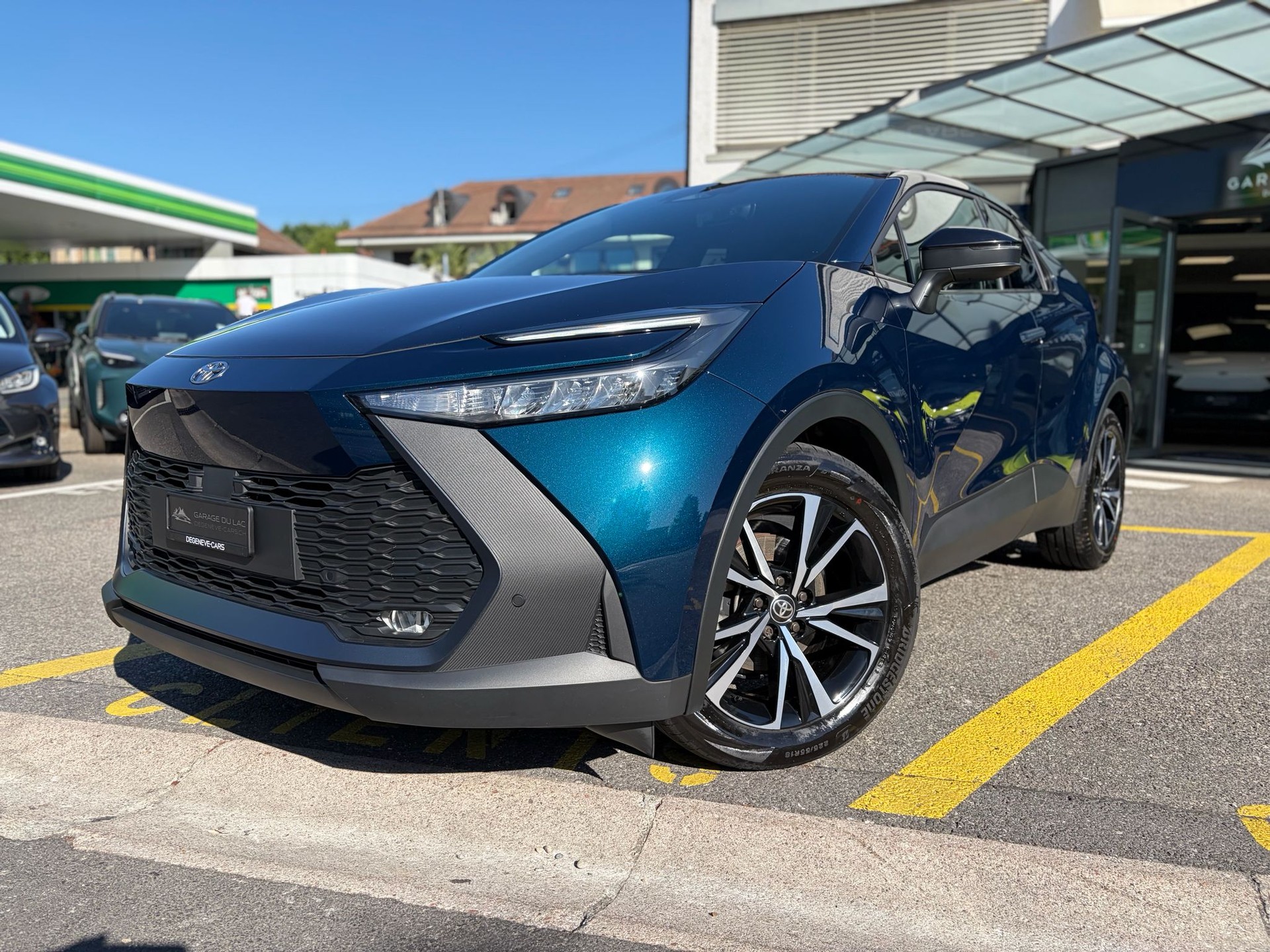 TOYOTA C-HR 2.0 HSD CVT Trend 2WD-image-1