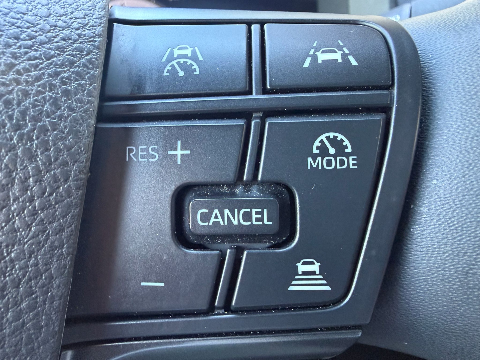 TOYOTA C-HR 2.0 HSD CVT Trend 2WD-image-15