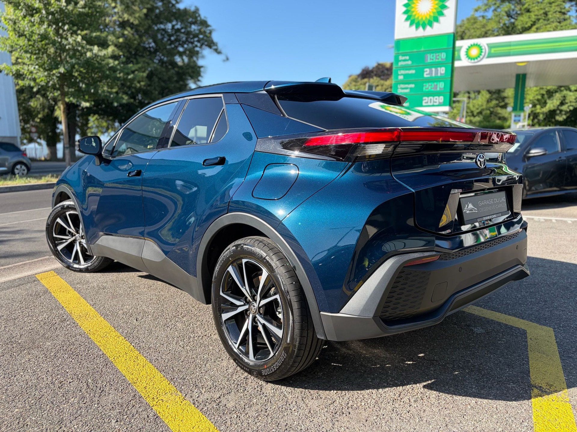 TOYOTA C-HR 2.0 HSD CVT Trend 2WD-image-2