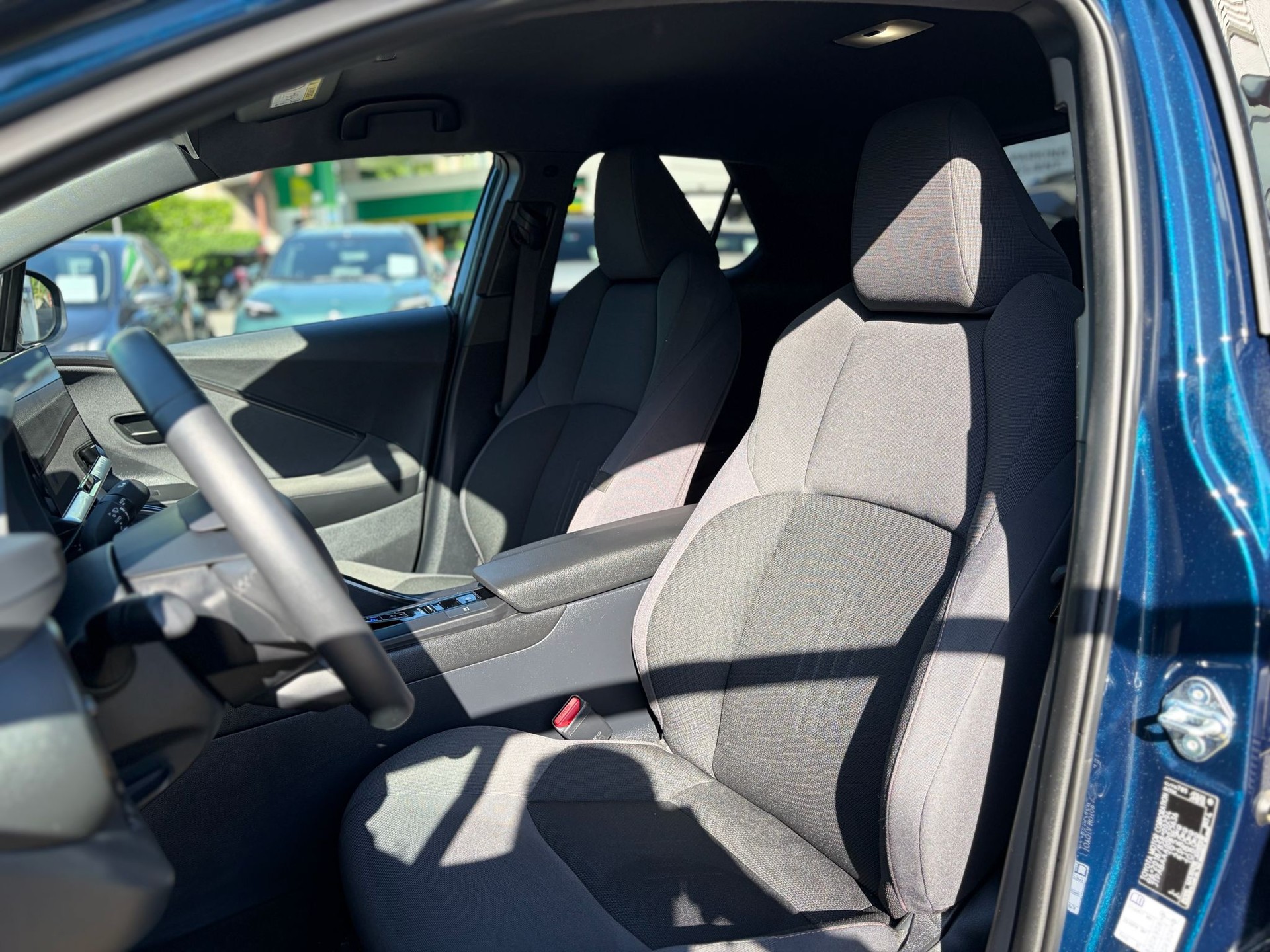 TOYOTA C-HR 2.0 HSD CVT Trend 2WD-image-9