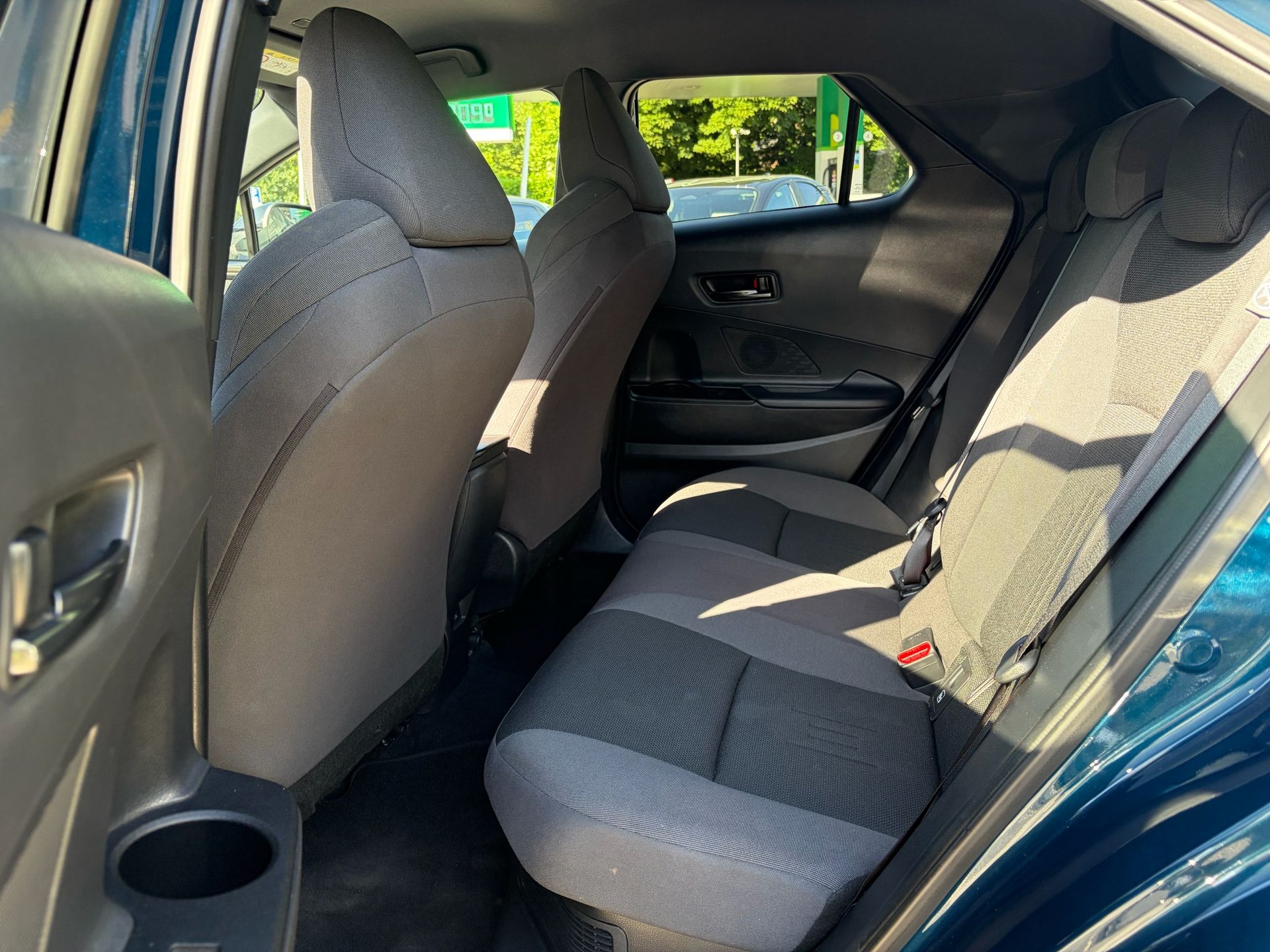 TOYOTA C-HR 2.0 HSD CVT Trend 2WD-image-10
