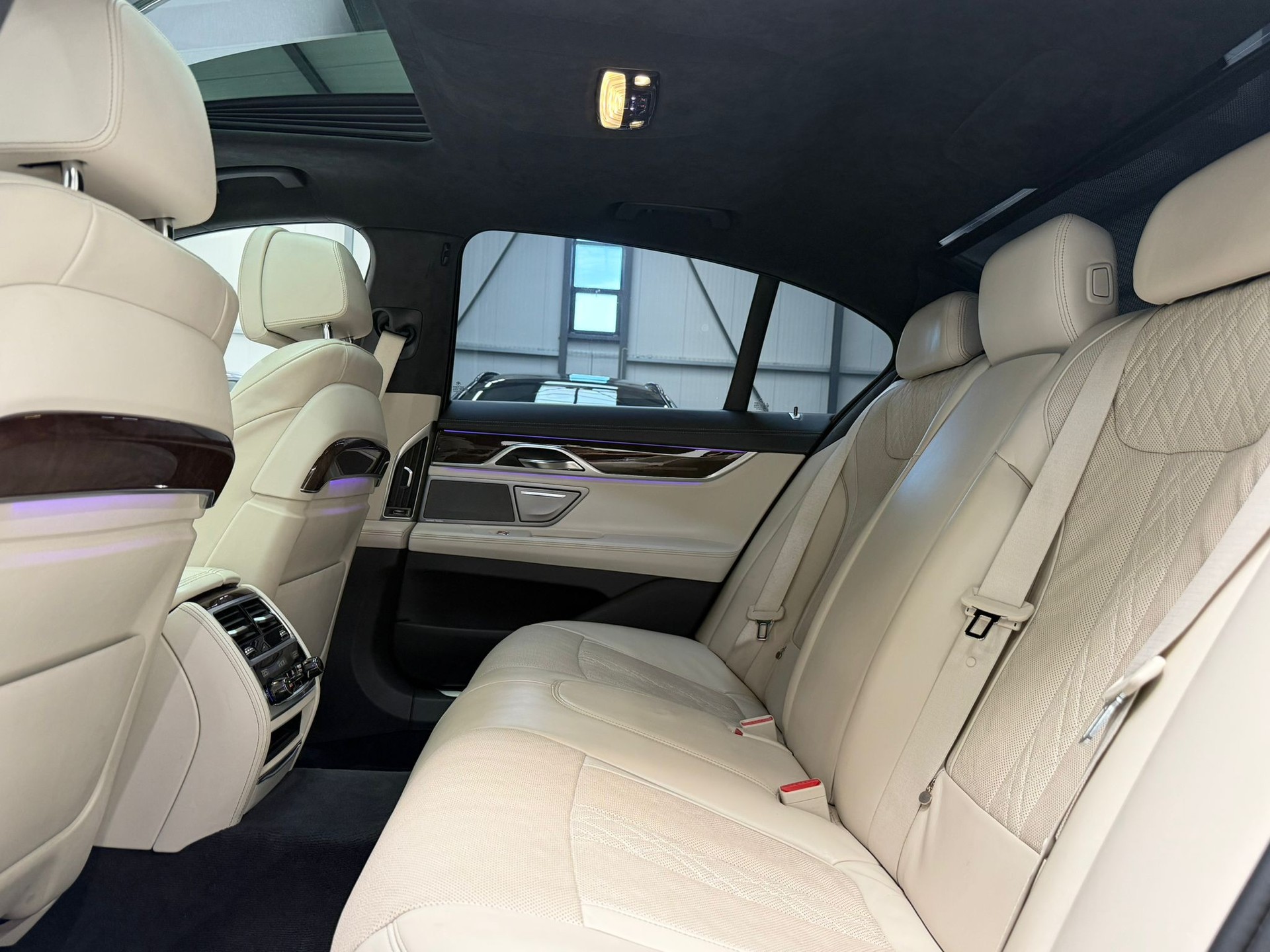BMW 730d xDrive Steptronic-image-21