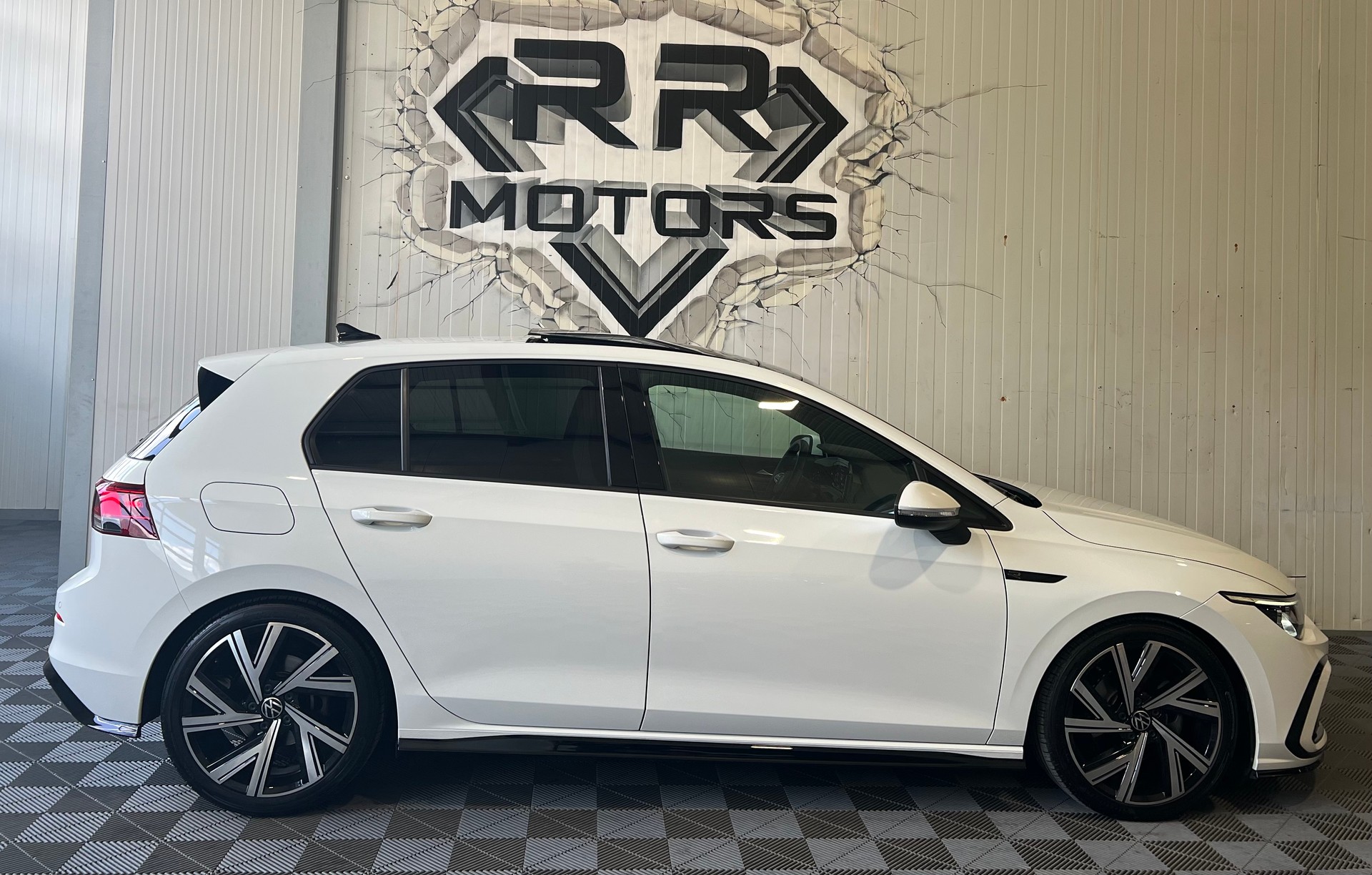 VW Golf 2.0 TDI R-Line DSG-image-4