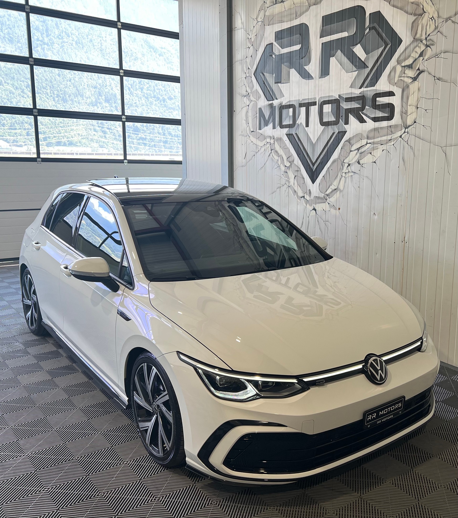 VW Golf 2.0 TDI R-Line DSG-image-5