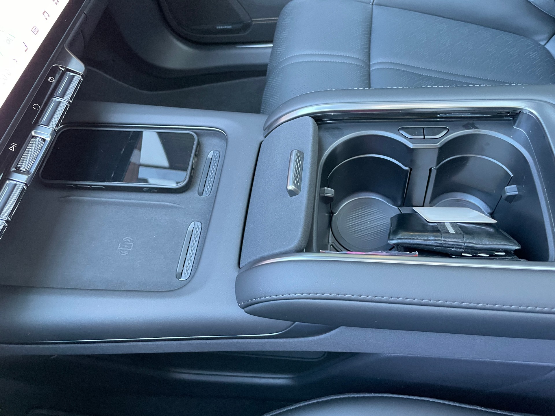 ZEEKR ZEEKR 7X Privilege AWD mit Comfort inkl. Cockpit Paket mit AHK-image-25