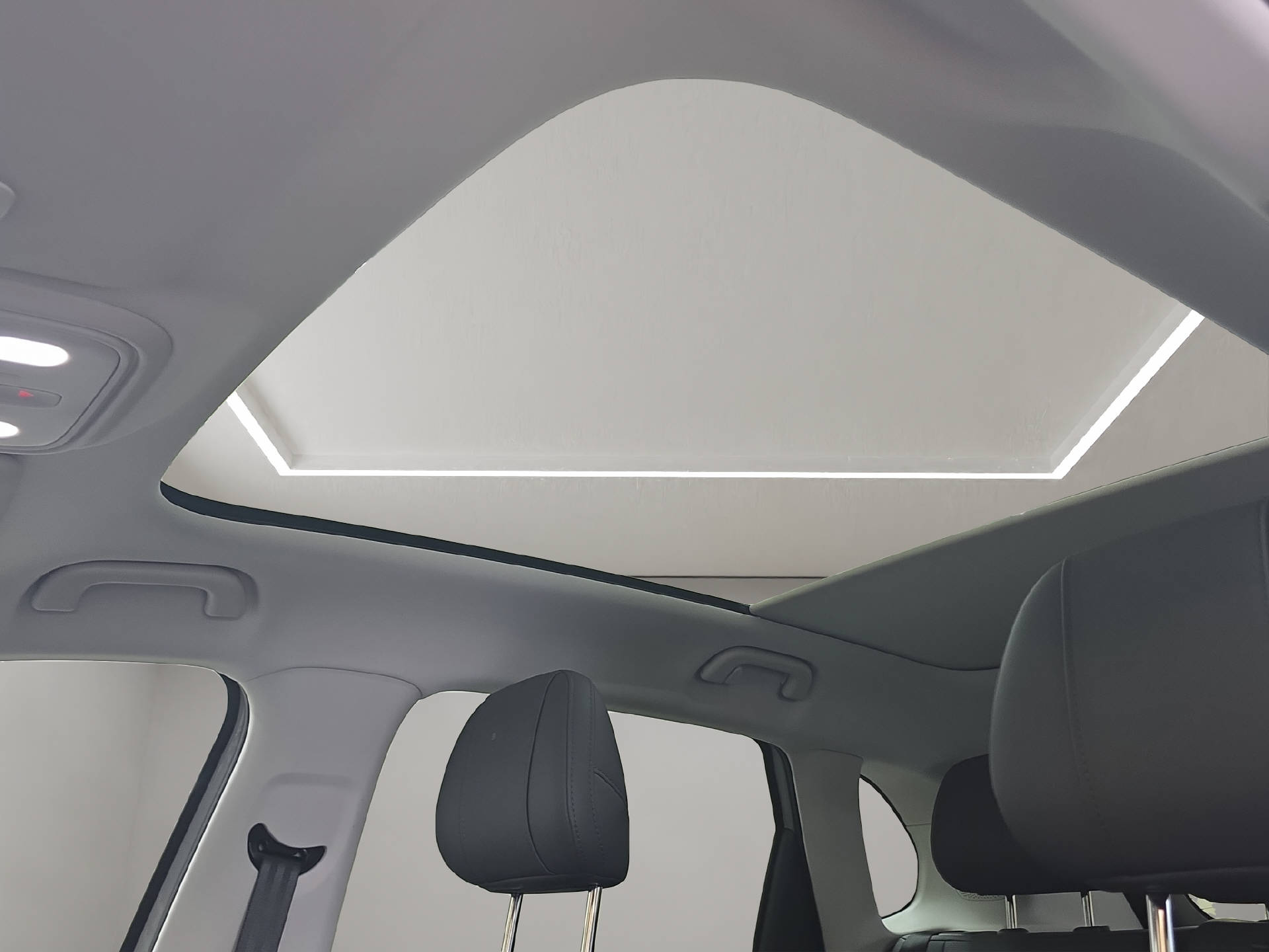 LEAPMOTOR B10 1.5 Hybrid EV-image-13