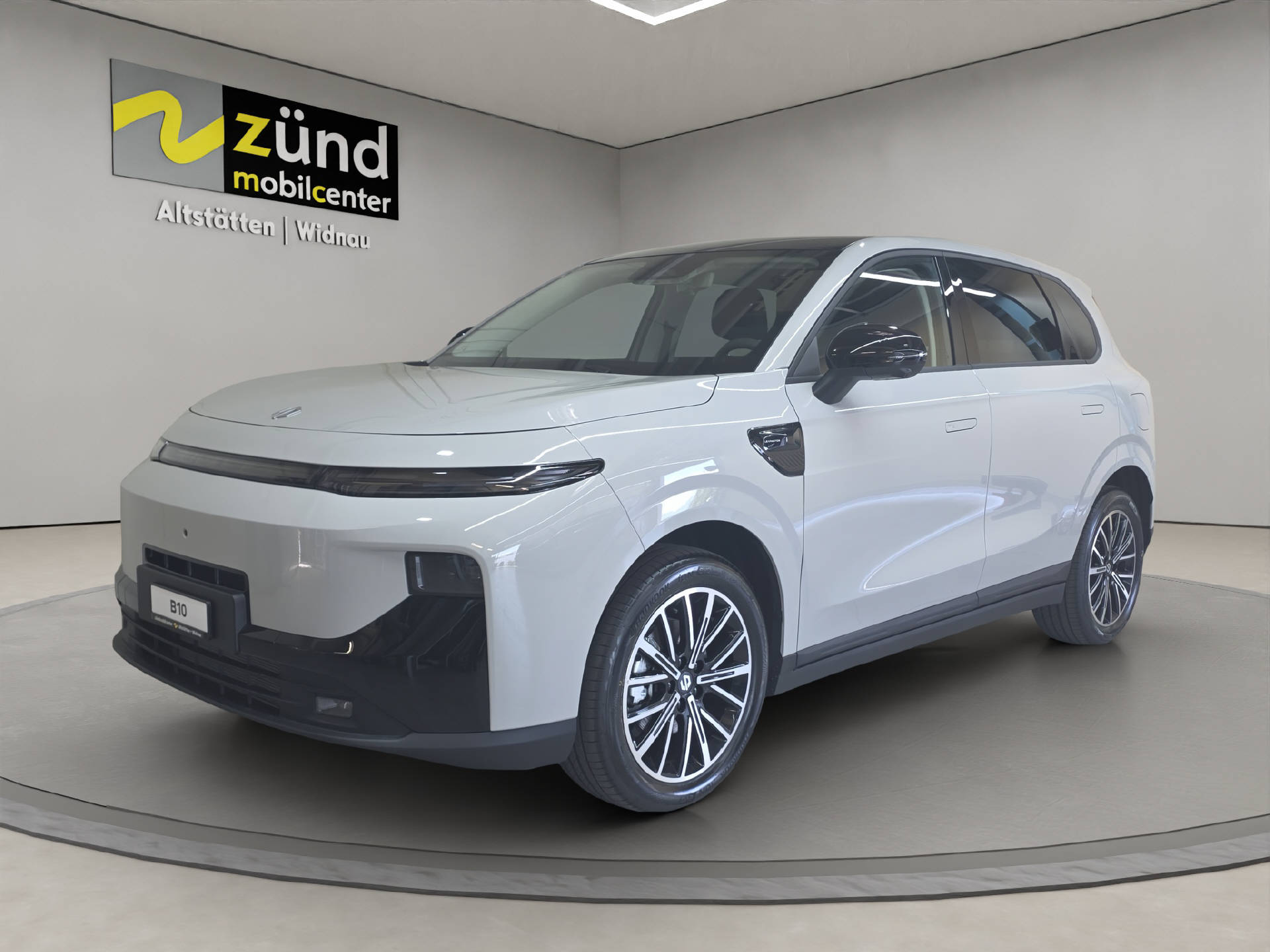 LEAPMOTOR B10 1.5 Hybrid EV-image-0