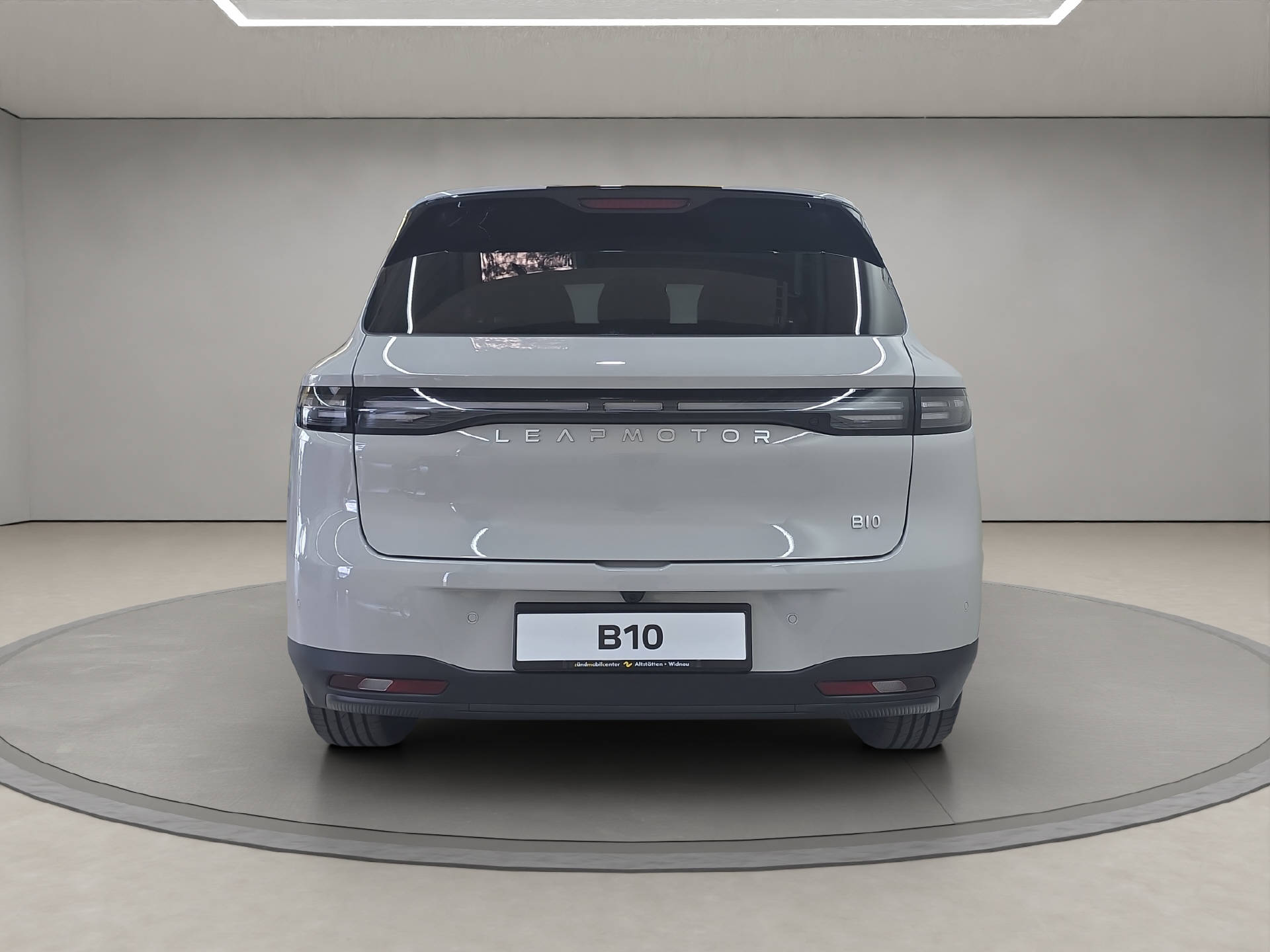 LEAPMOTOR B10 1.5 Hybrid EV-image-3