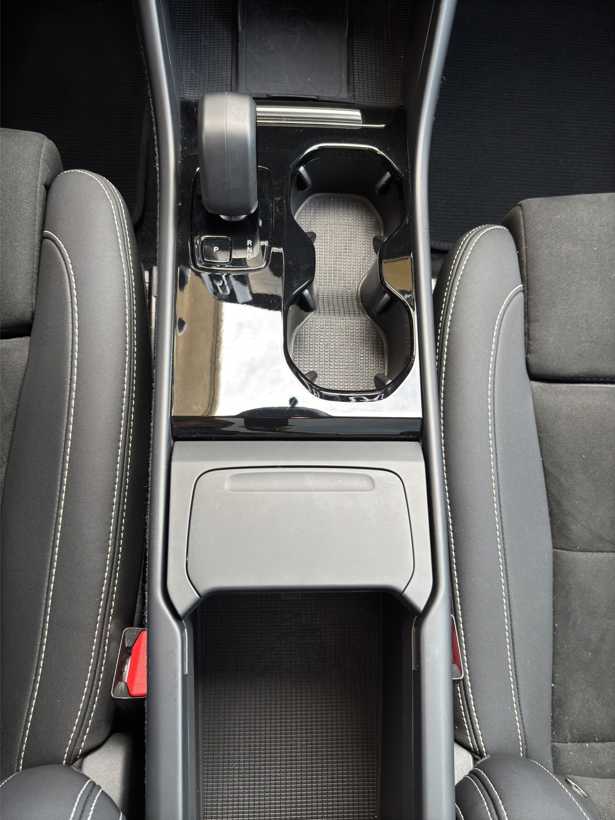 VOLVO C40 Recharge P6 Pure Electric Ultimate mit Panoramadach, Wärmepume & fortl. Werksgarantie bis 09.2028-image-14