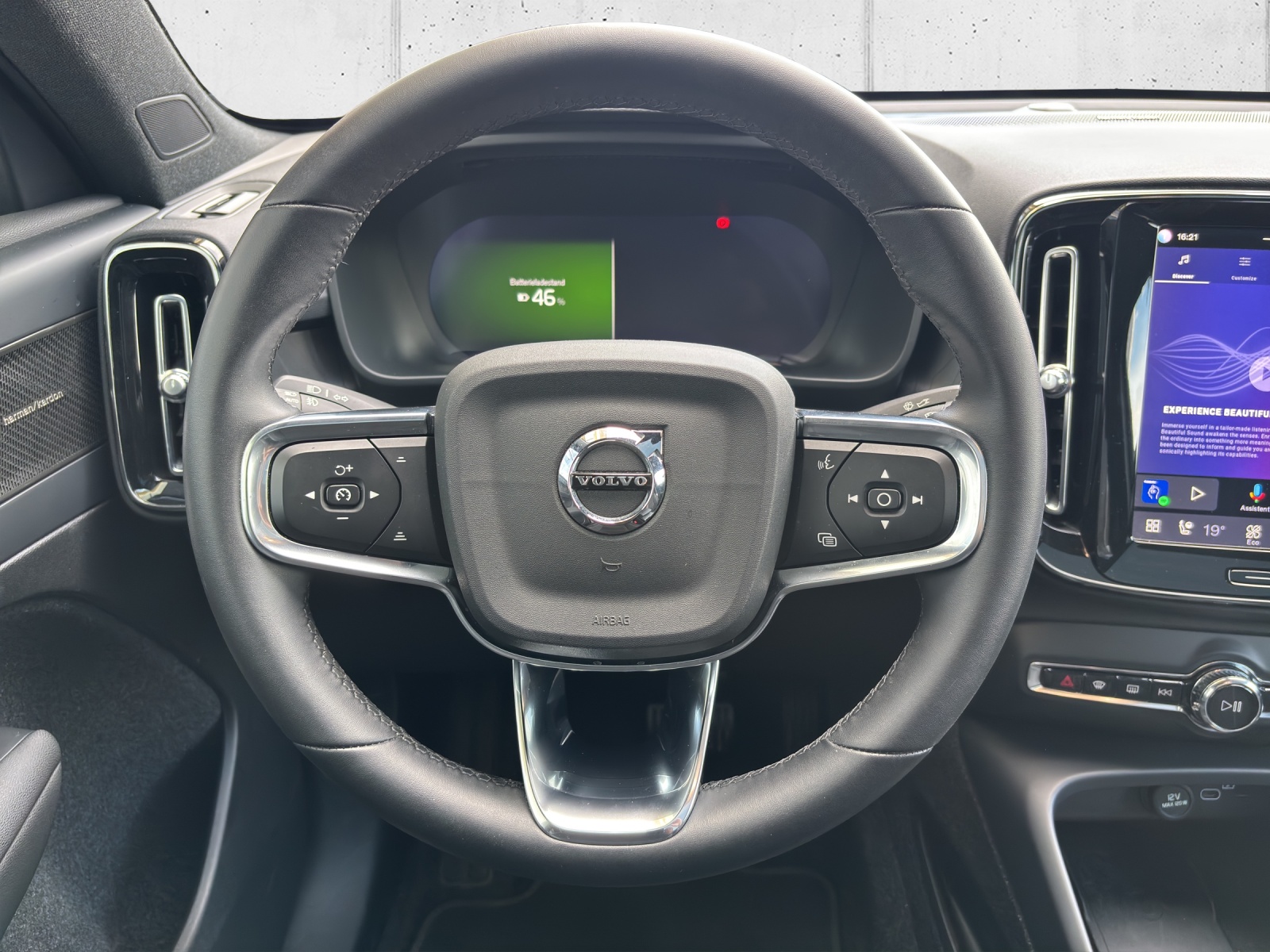 VOLVO C40 Recharge P6 Pure Electric Ultimate mit Panoramadach, Wärmepume & fortl. Werksgarantie bis 09.2028-image-10