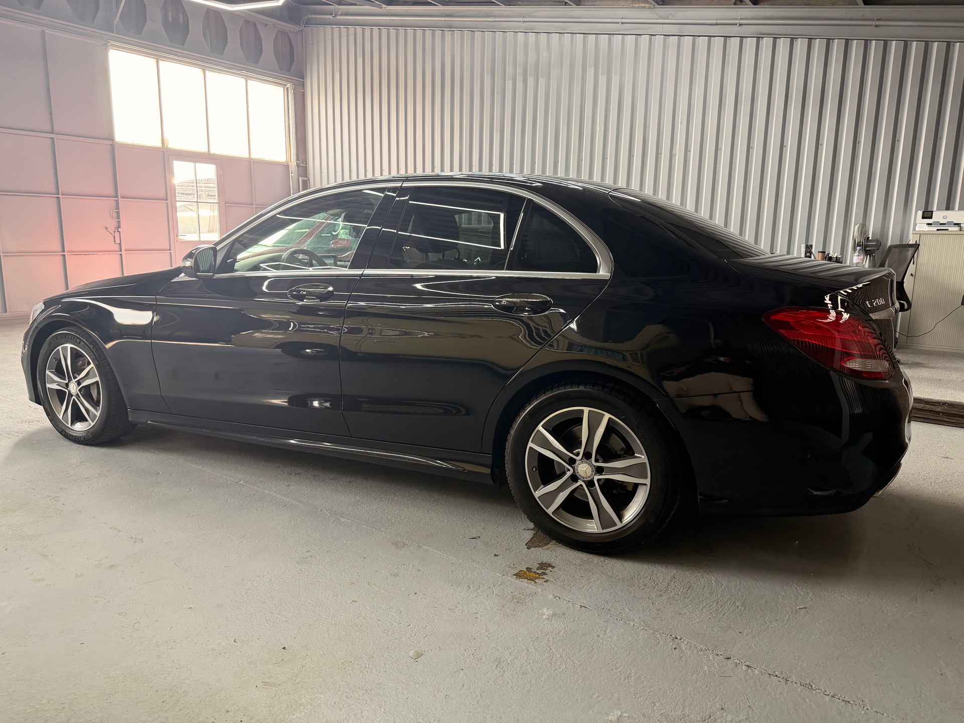 MERCEDES-BENZ C 200 Swiss Star Edition Exclusive 7G-Tronic-image-3