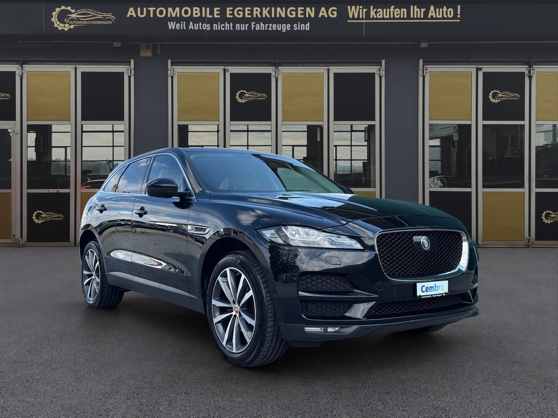 JAGUAR F-Pace 2.0 D 180 Prestige AWD-showroom-element-2