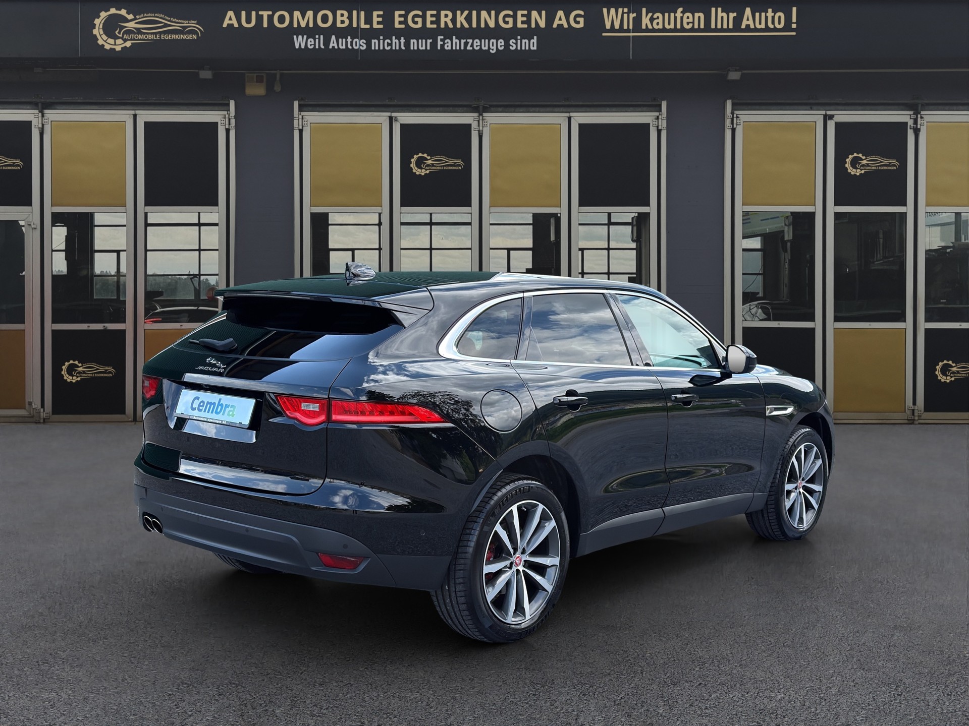JAGUAR F-Pace 2.0 D 180 Prestige AWD-image-4