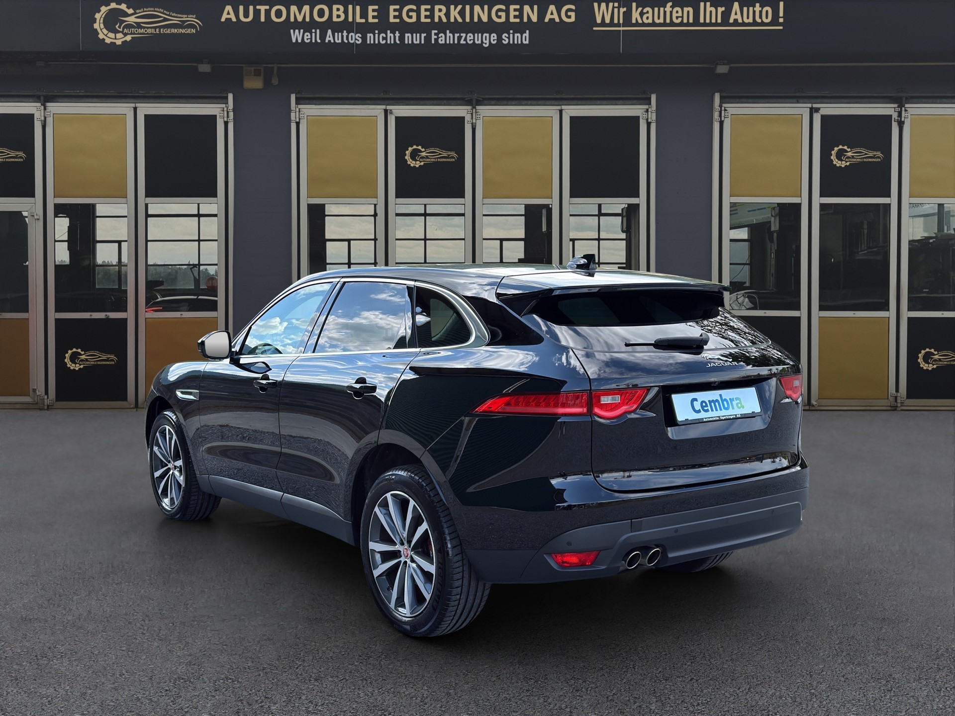 JAGUAR F-Pace 2.0 D 180 Prestige AWD-image-6