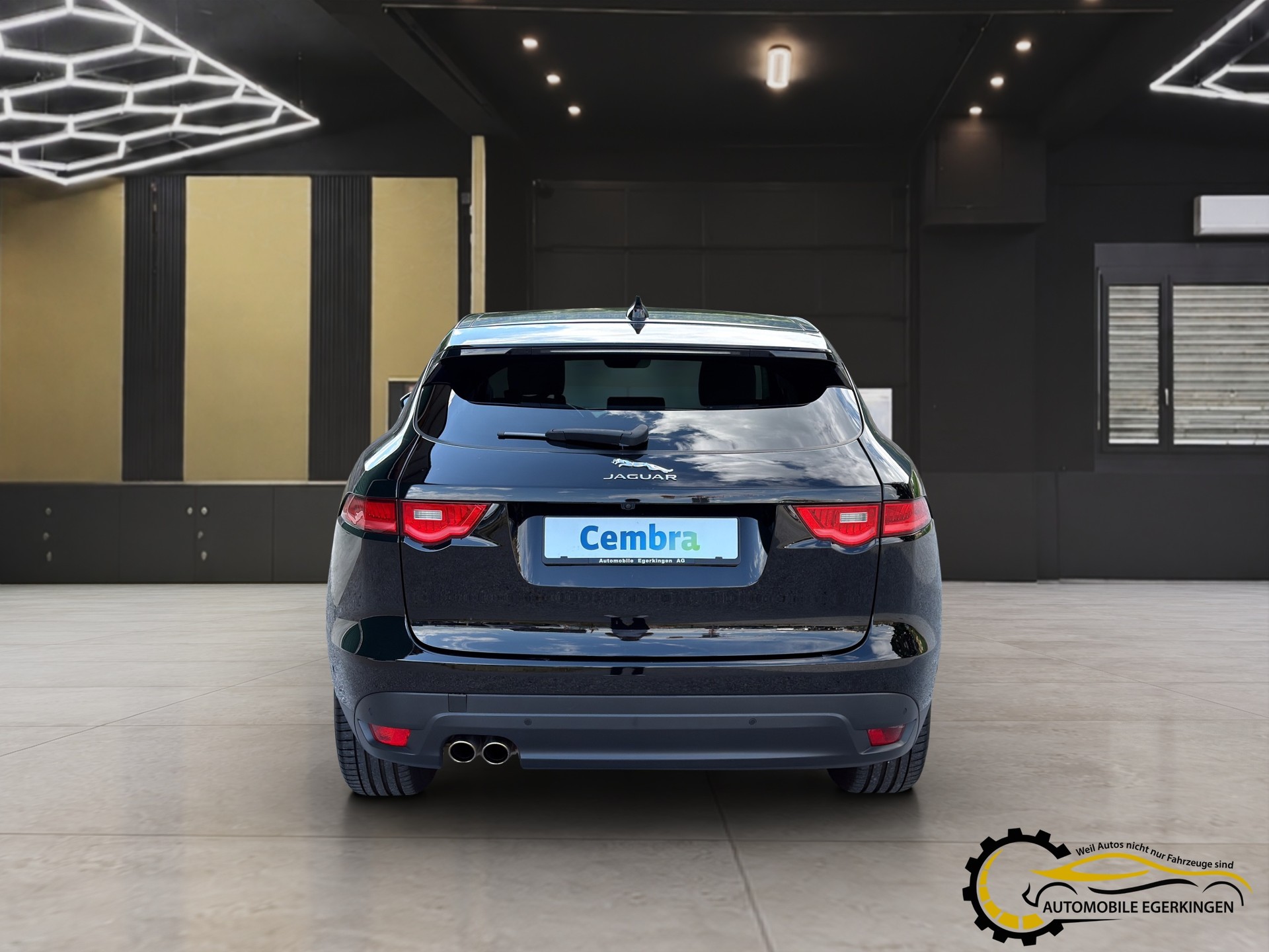JAGUAR F-Pace 2.0 D 180 Prestige AWD-image-5