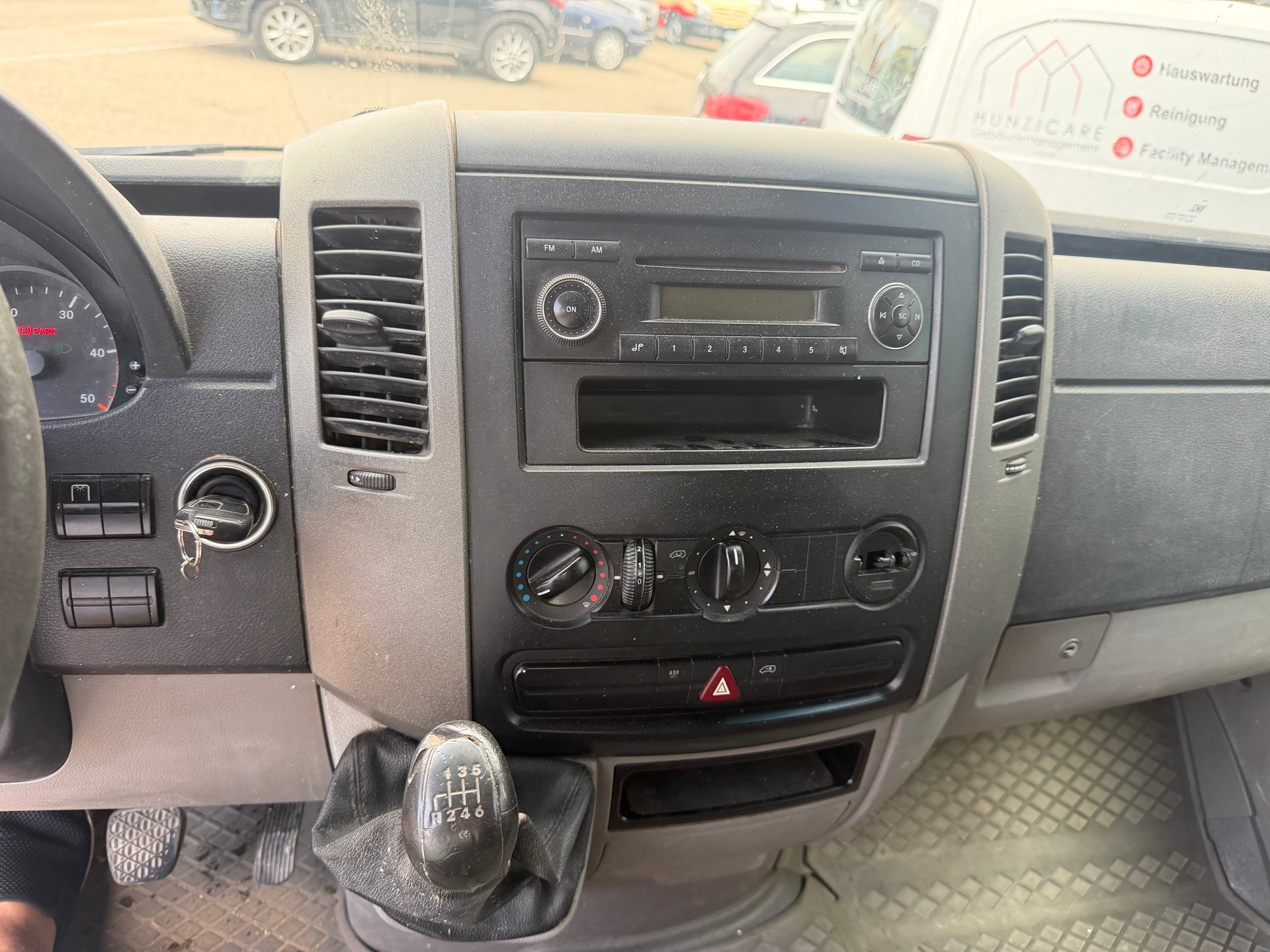 MERCEDES-BENZ Sprinter 211 CDI Standard-image-14