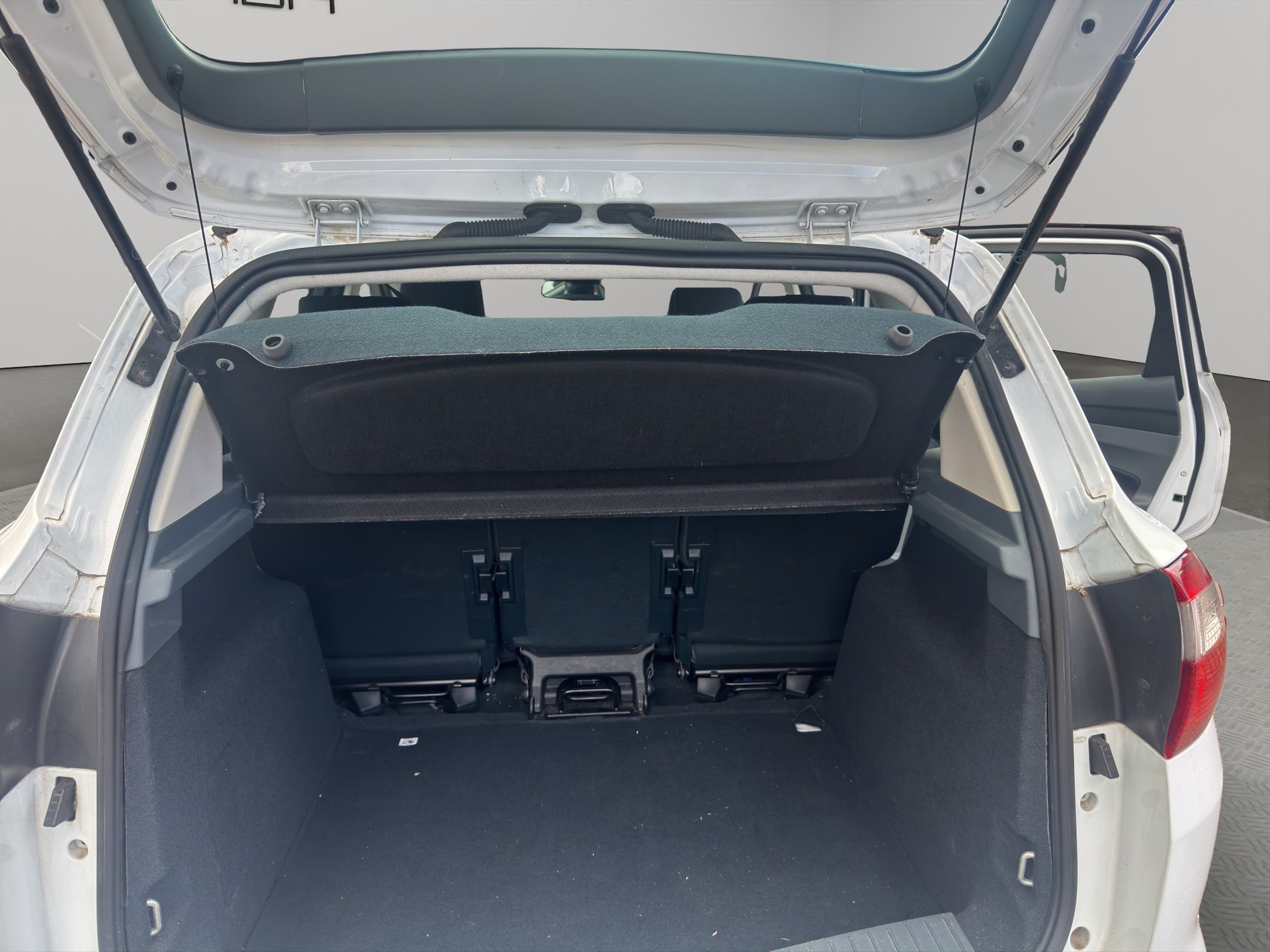 FORD C-Max 1.0 SCTi Winner-image-10
