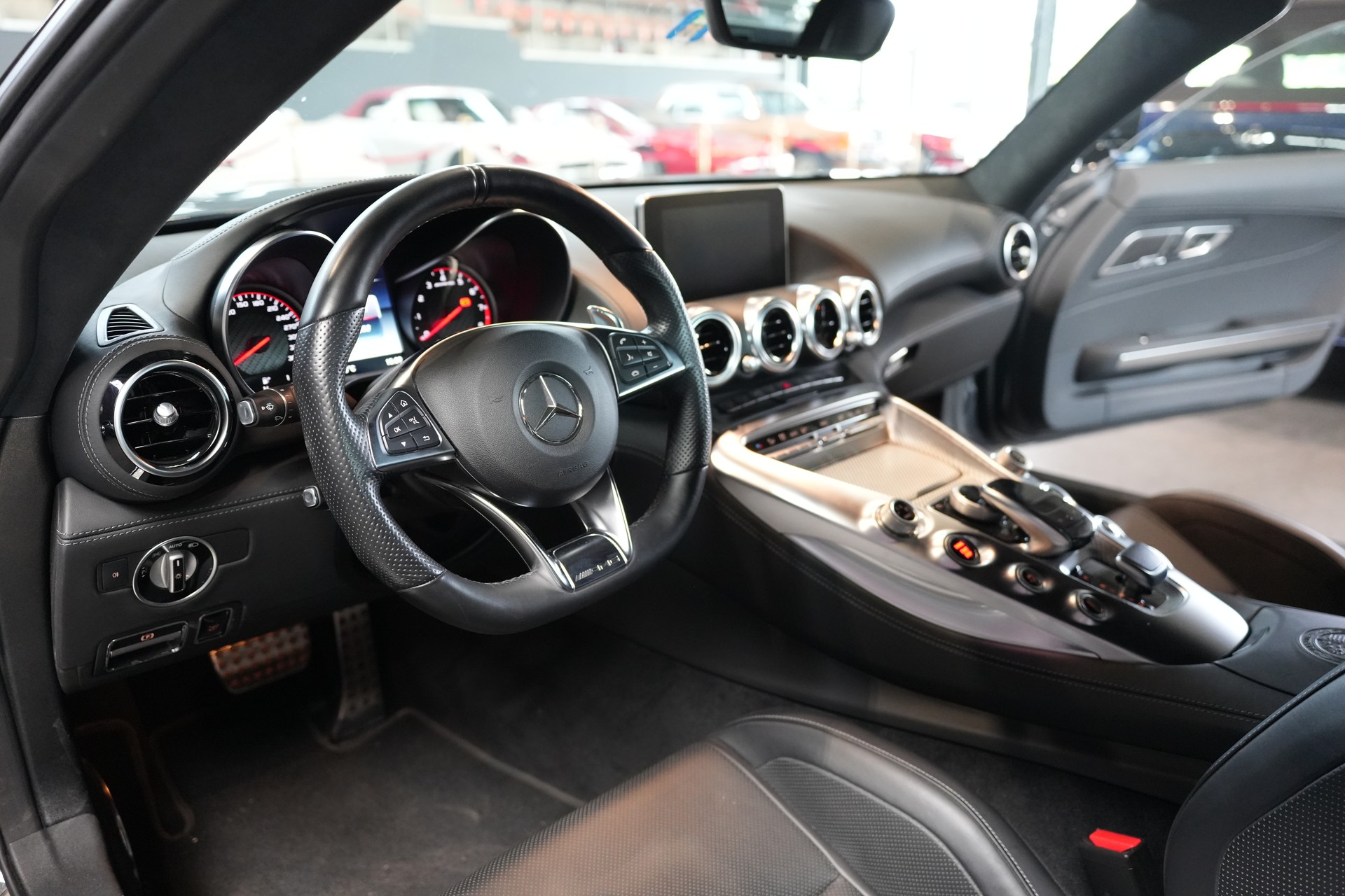 MERCEDES-BENZ AMG GT C Roadster Speedshift DCT-image-13