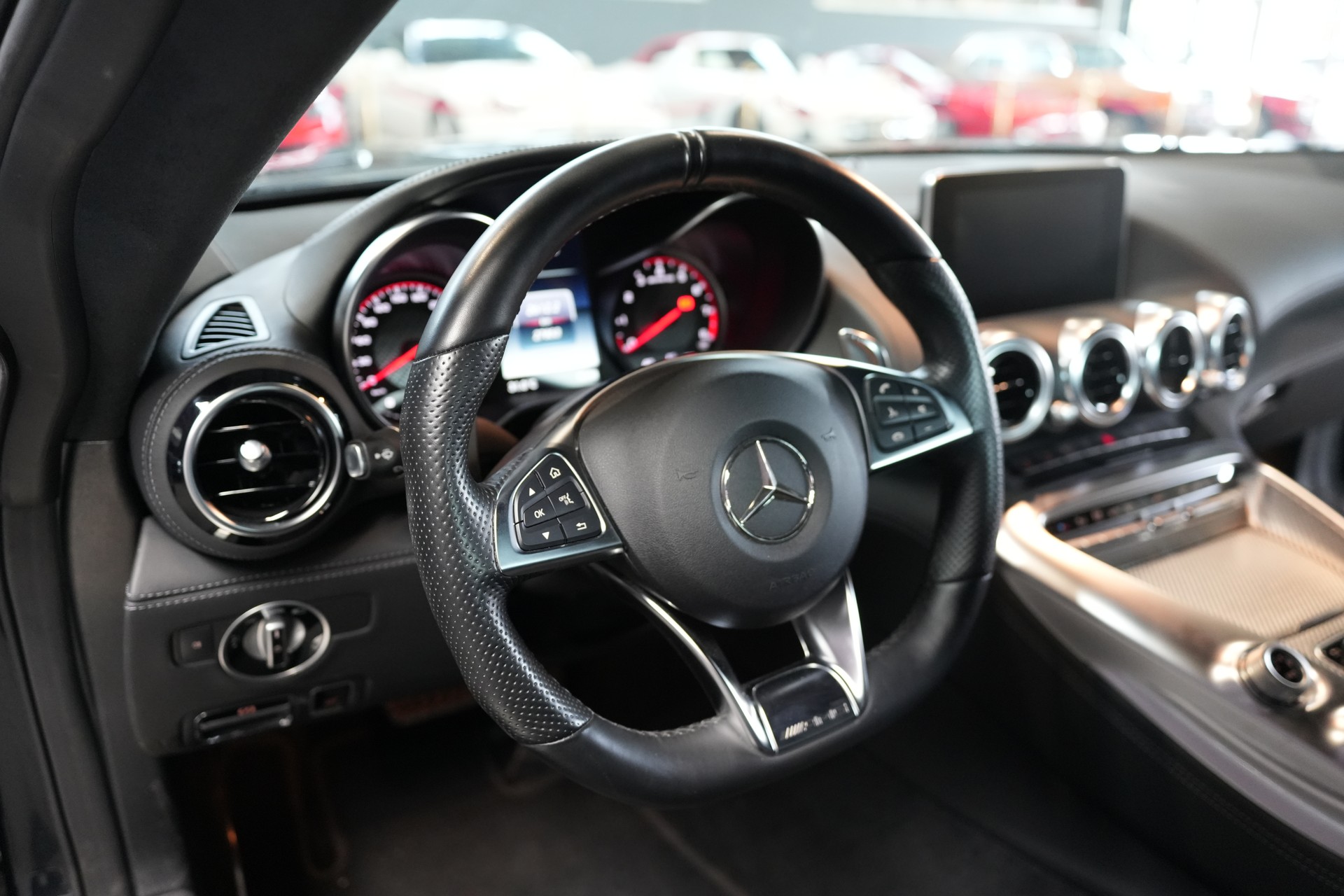 MERCEDES-BENZ AMG GT C Roadster Speedshift DCT-image-12