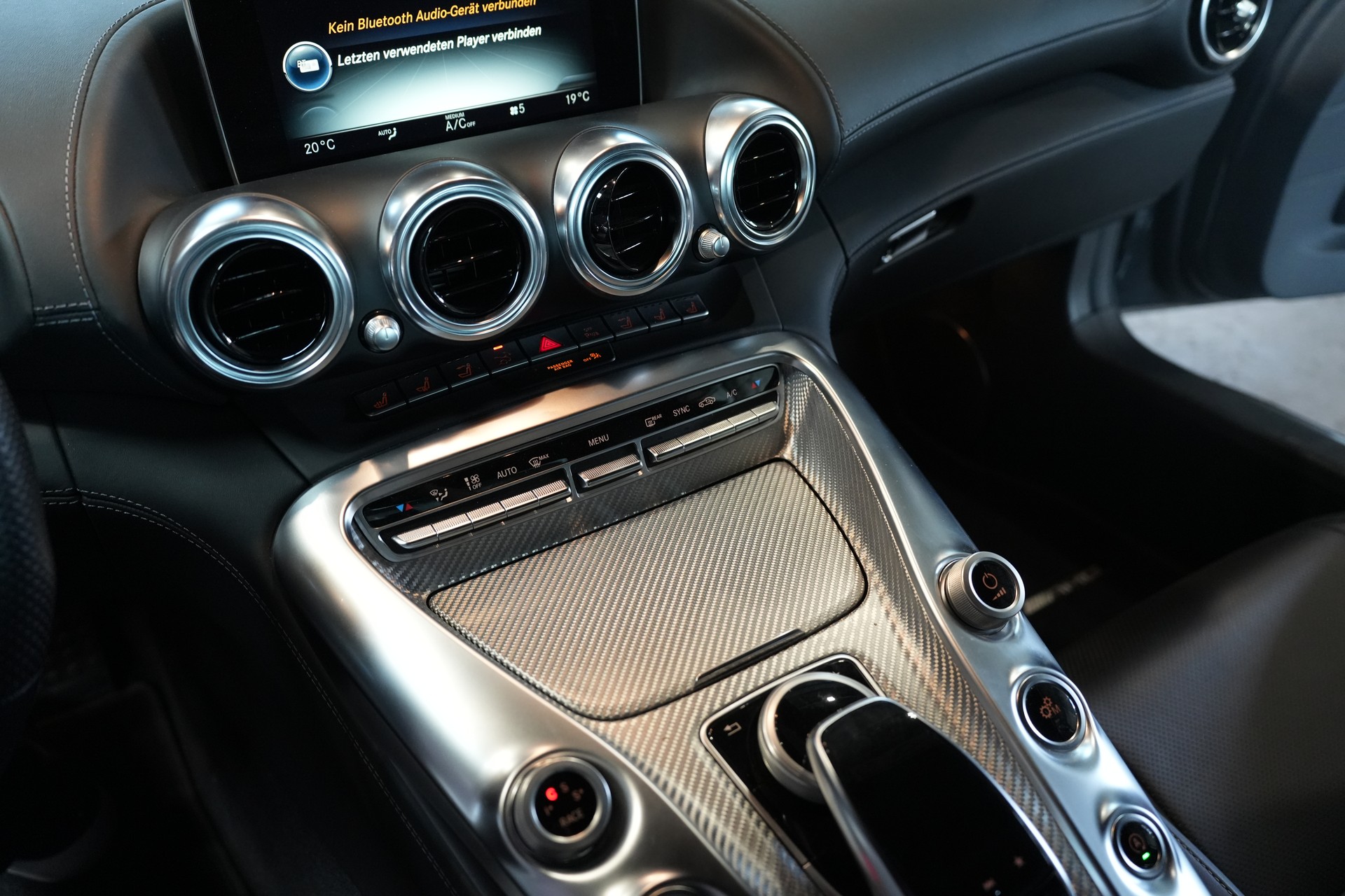 MERCEDES-BENZ AMG GT C Roadster Speedshift DCT-image-11