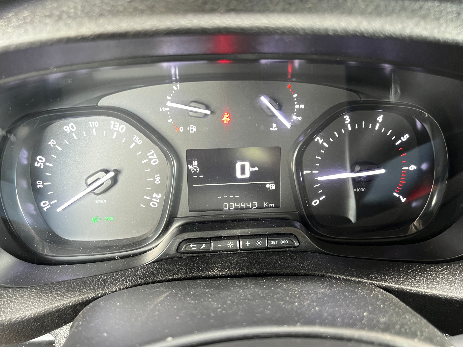 PEUGEOT Expert 1.5 BlueHDi 120 S&S Standard-image-13