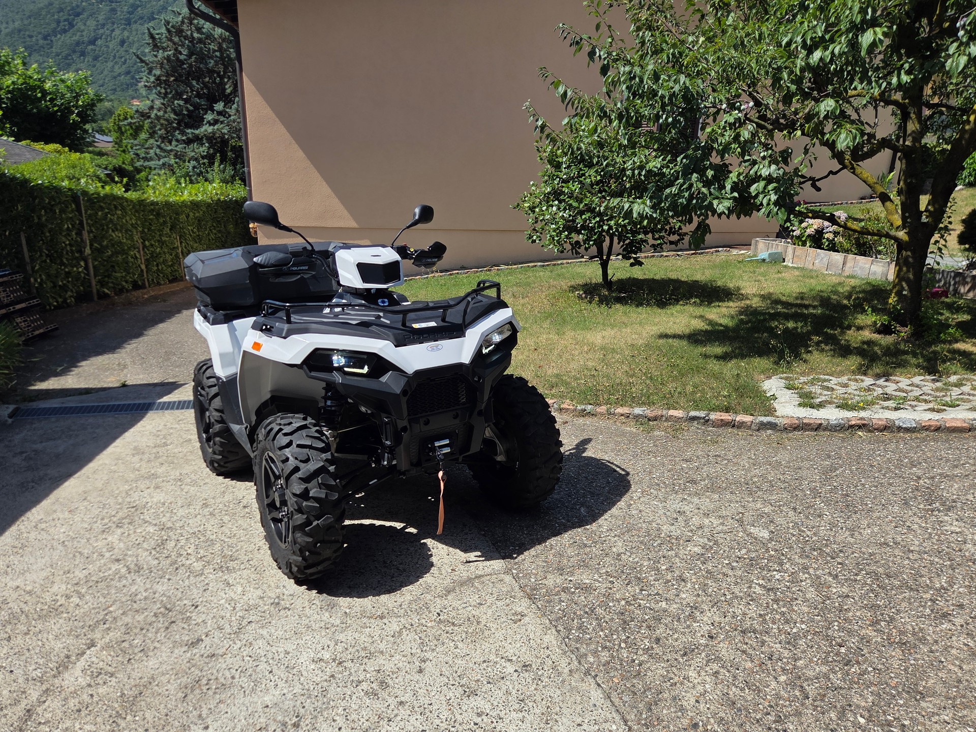 POLARIS 570