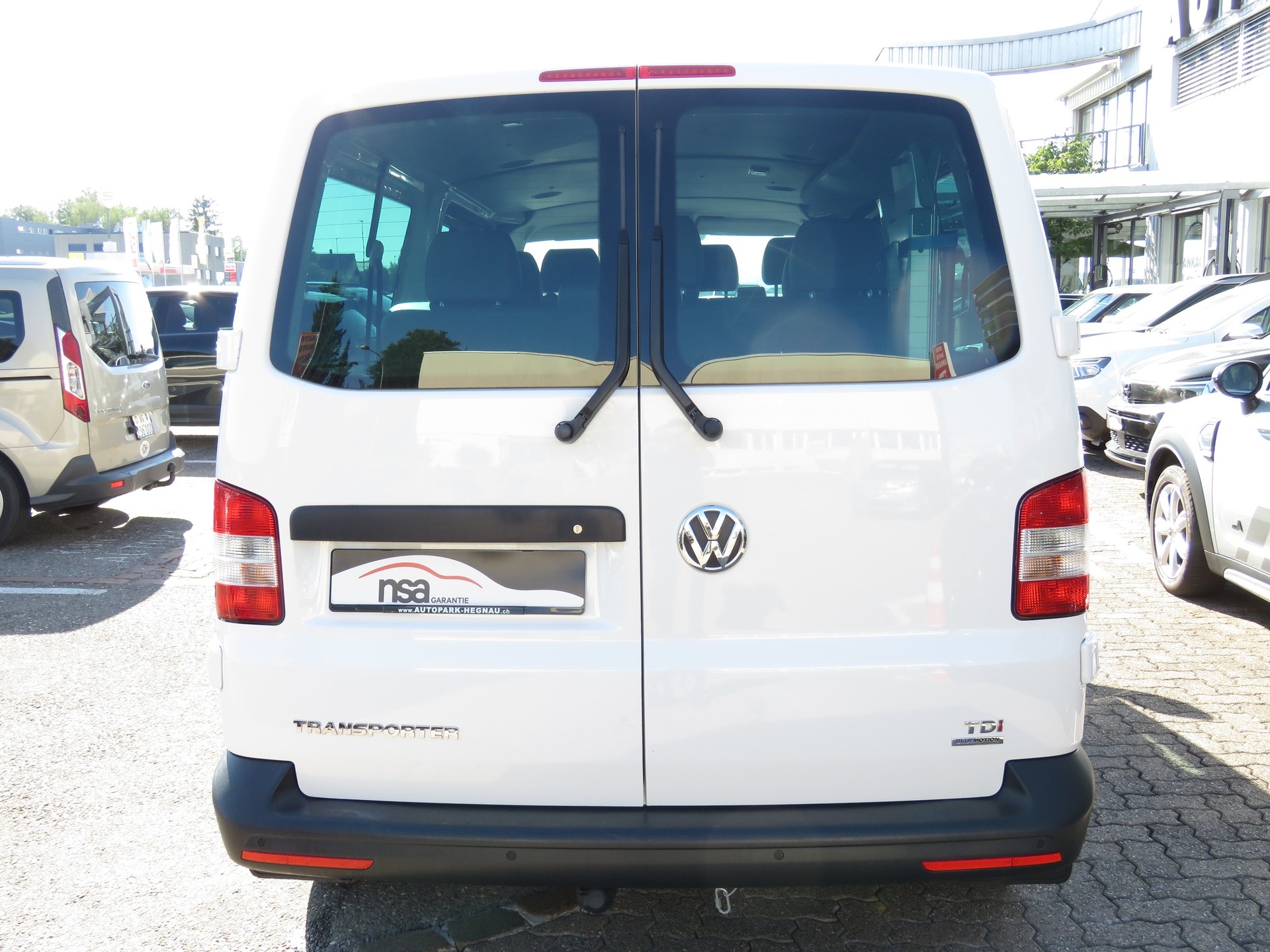 VW T5 2.0 TDI BMT DSG 9-Plätzer (Automat, AHK 2.5 t)-image-4