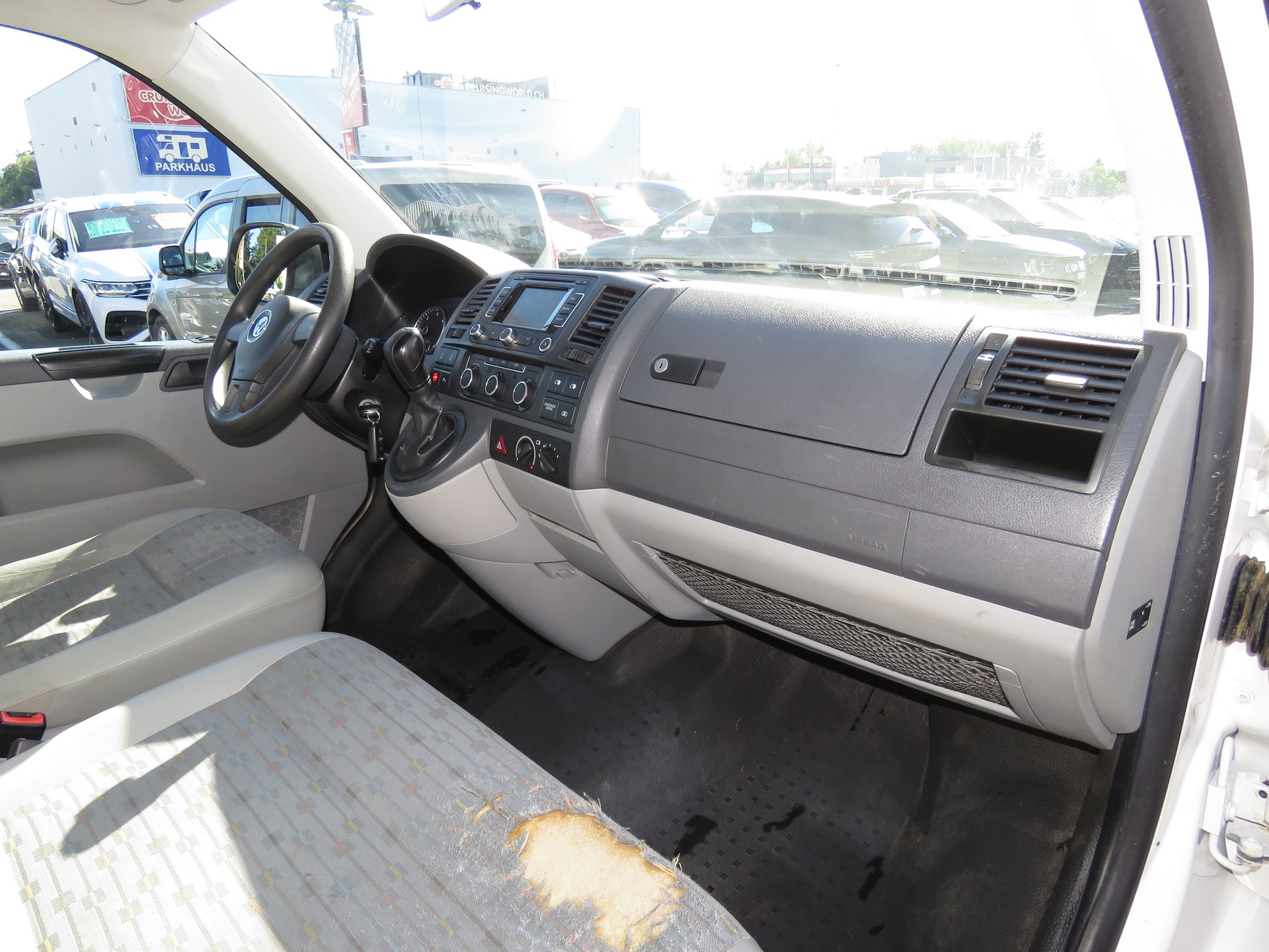 VW T5 2.0 TDI BMT DSG 9-Plätzer (Automat, AHK 2.5 t)-image-9