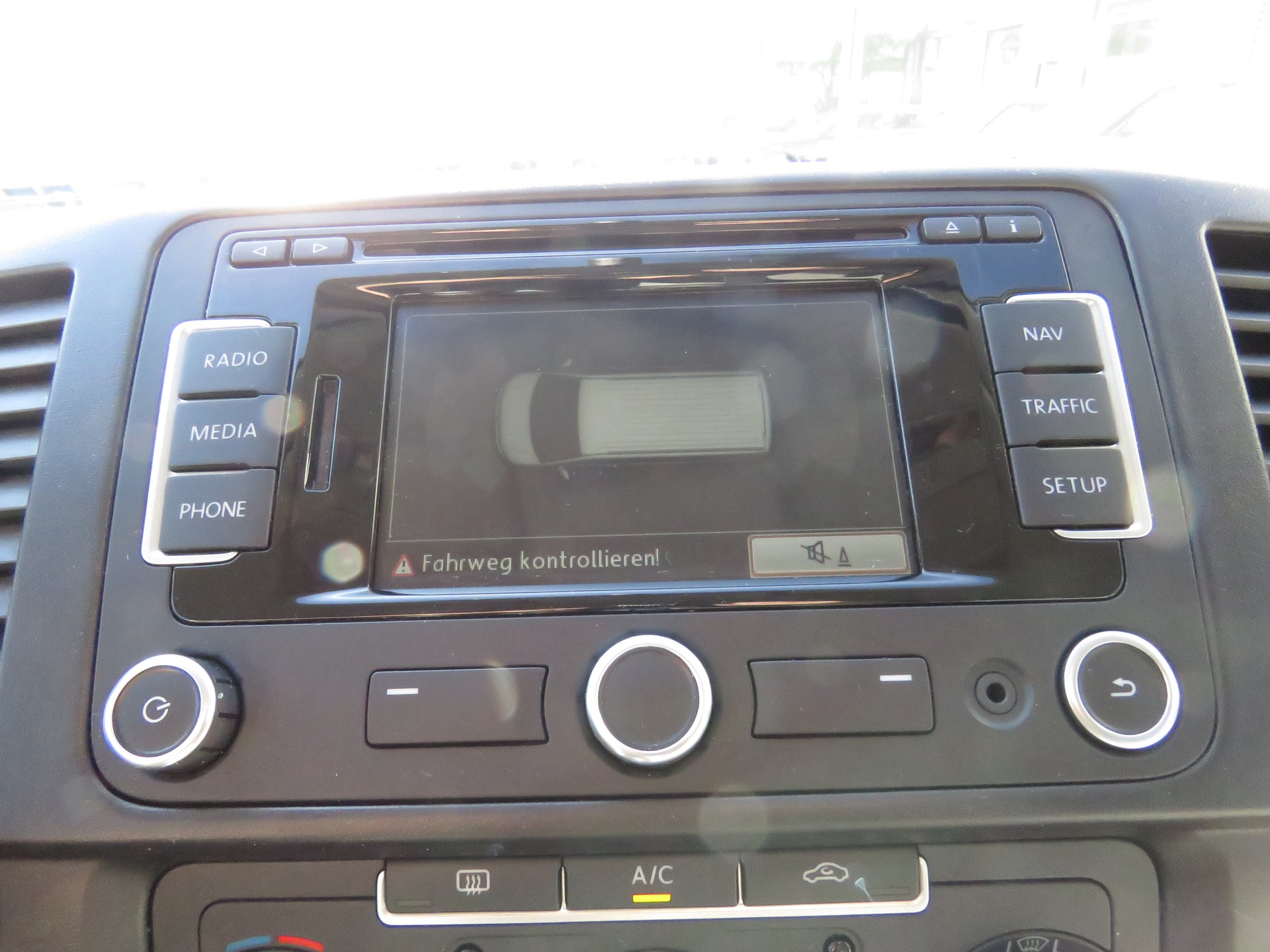 VW T5 2.0 TDI BMT DSG 9-Plätzer (Automat, AHK 2.5 t)-image-18