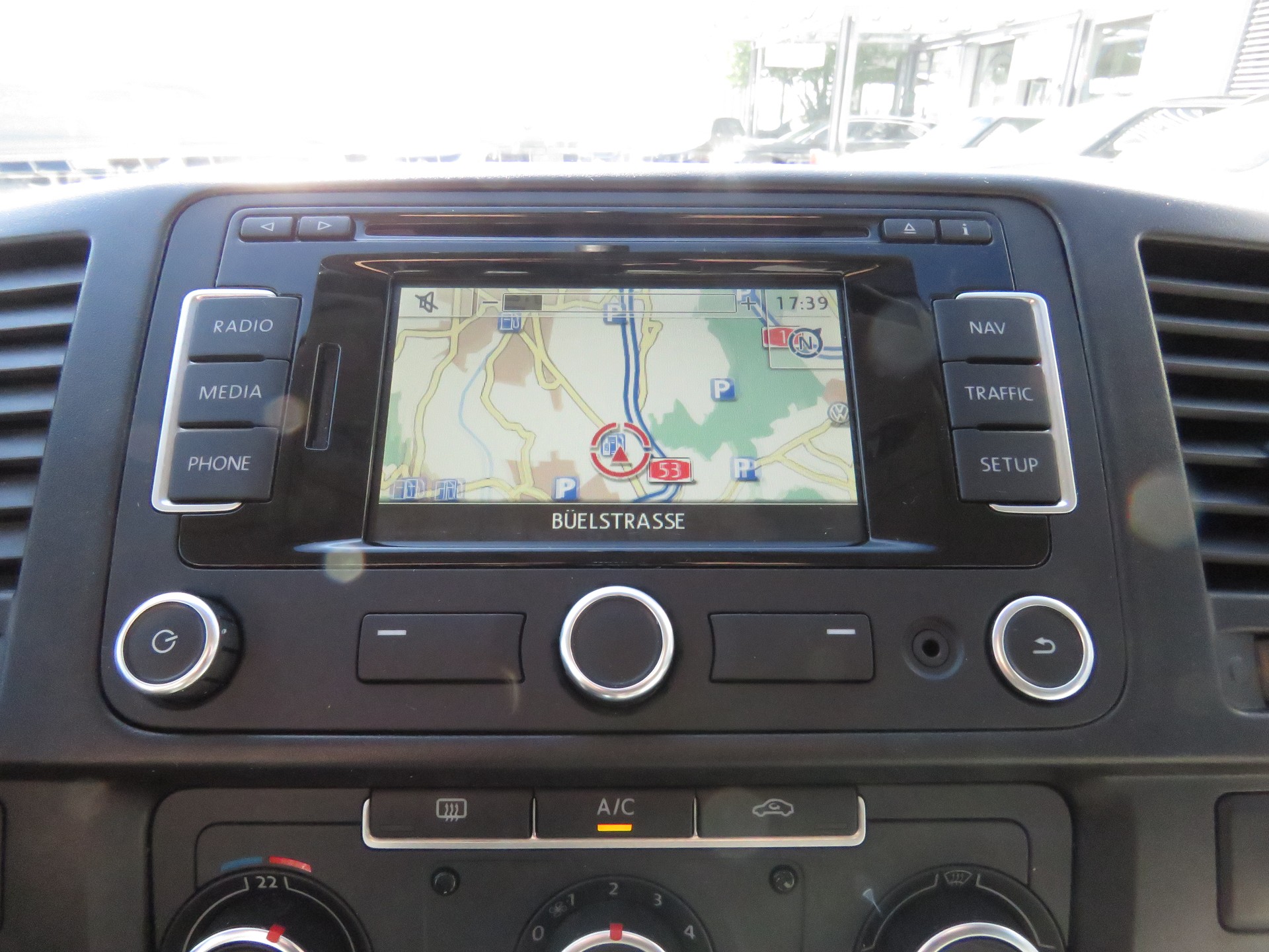 VW T5 2.0 TDI BMT DSG 9-Plätzer (Automat, AHK 2.5 t)-image-16