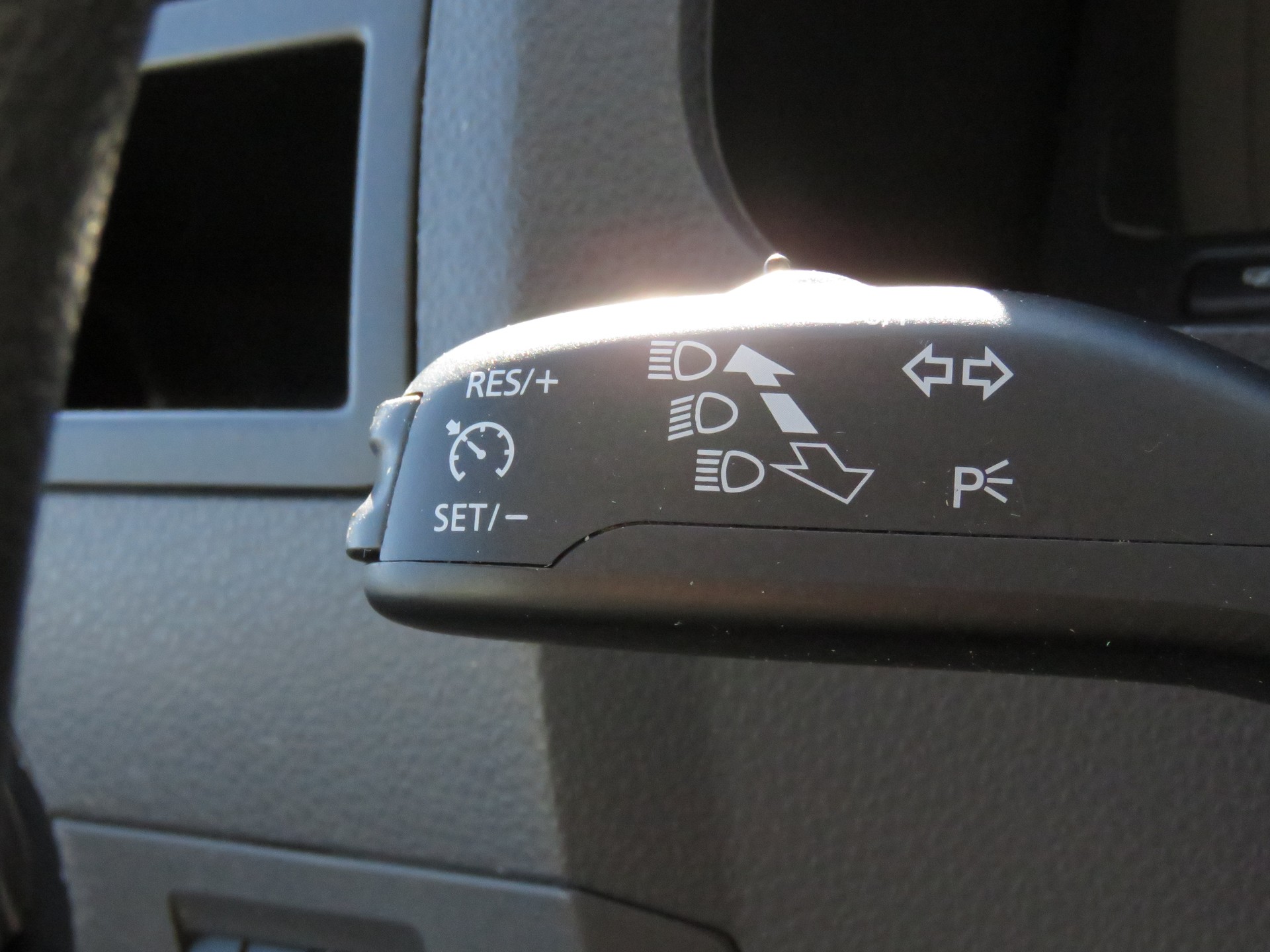 VW T5 2.0 TDI BMT DSG 9-Plätzer (Automat, AHK 2.5 t)-image-21
